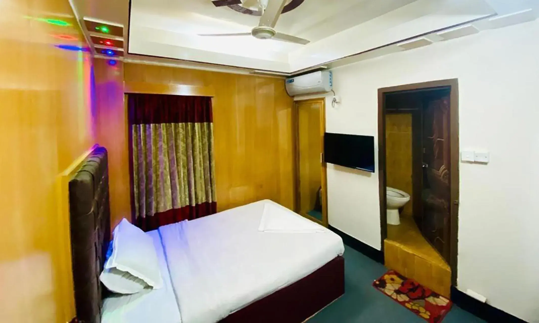 Deluxe Single Room in Hotel Luxury Inn Deluxe Single Room in Hotel Luxury Inn