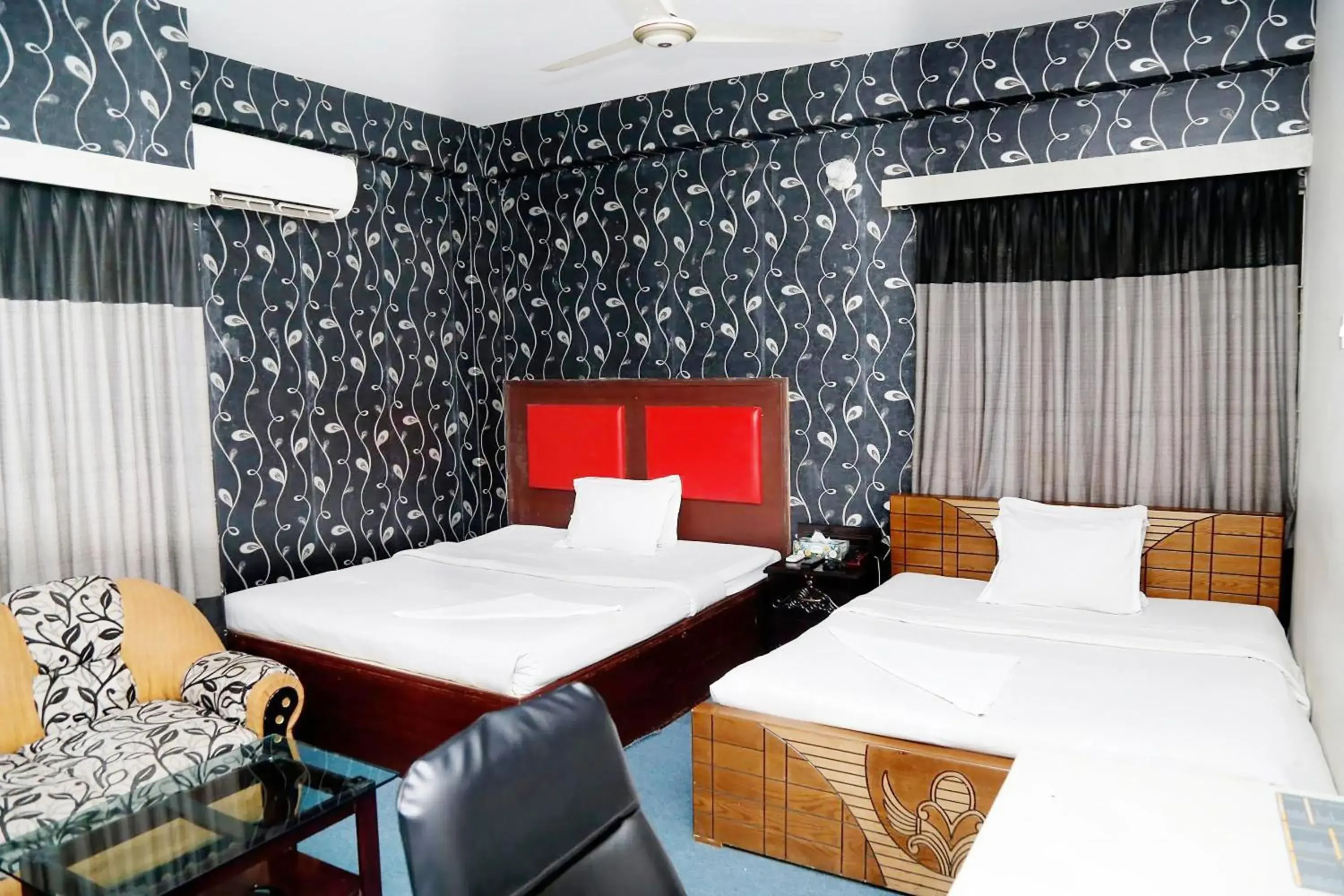 Superior Twin Room in Hotel Luxury Inn Superior Twin Room in Hotel Luxury Inn