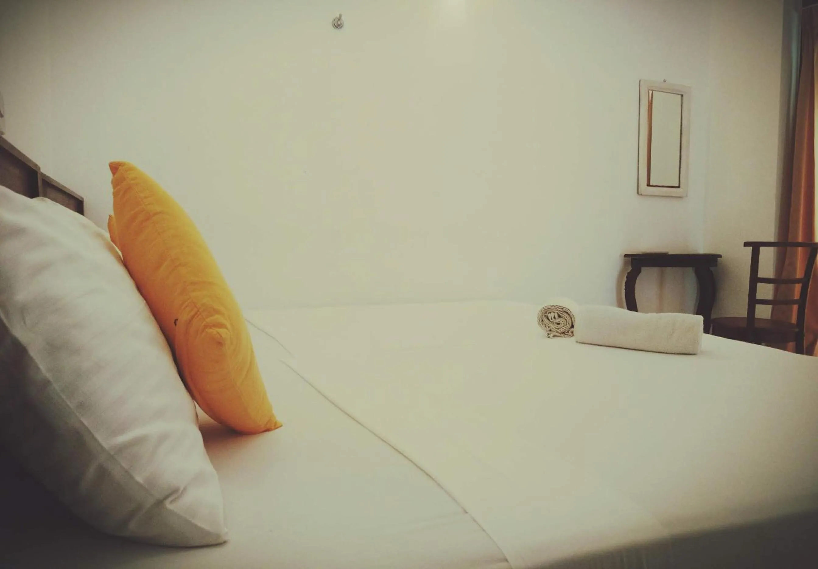 Bedroom, Bed in Sunset Fort Galle