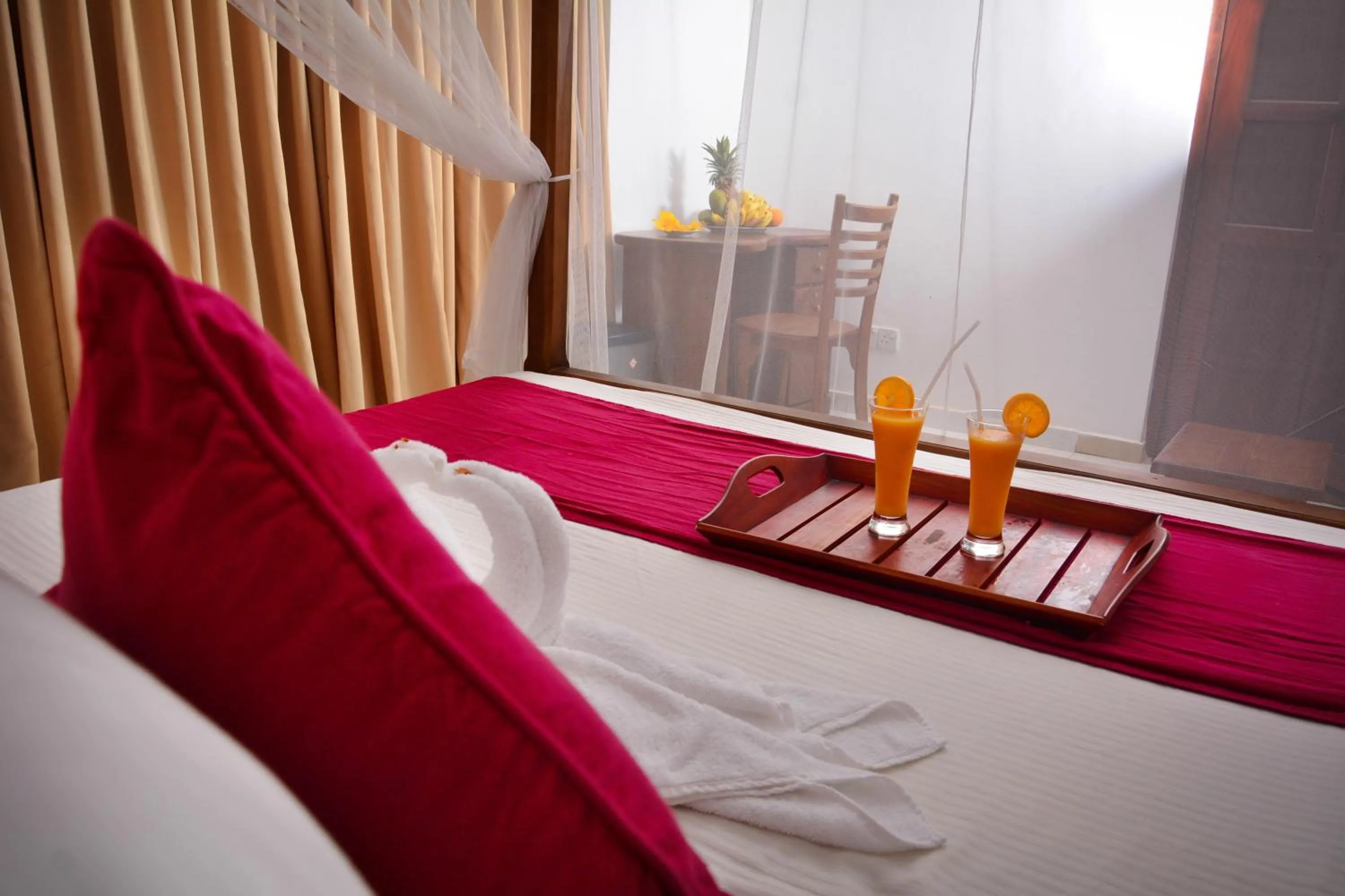 Bedroom, Bed in Sunset Fort Galle