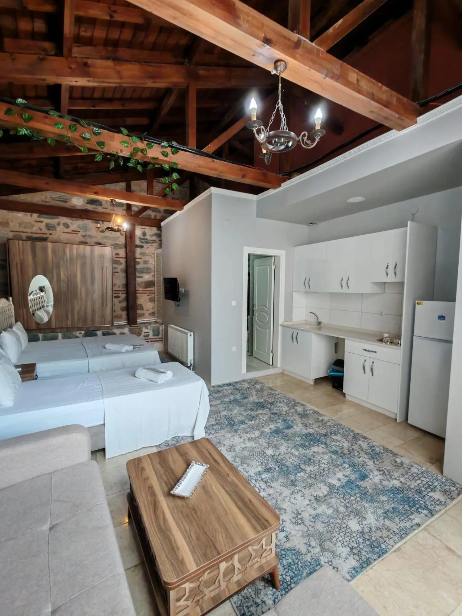 Photo of the whole room, Bed in Bursa İpekyolu Hotel