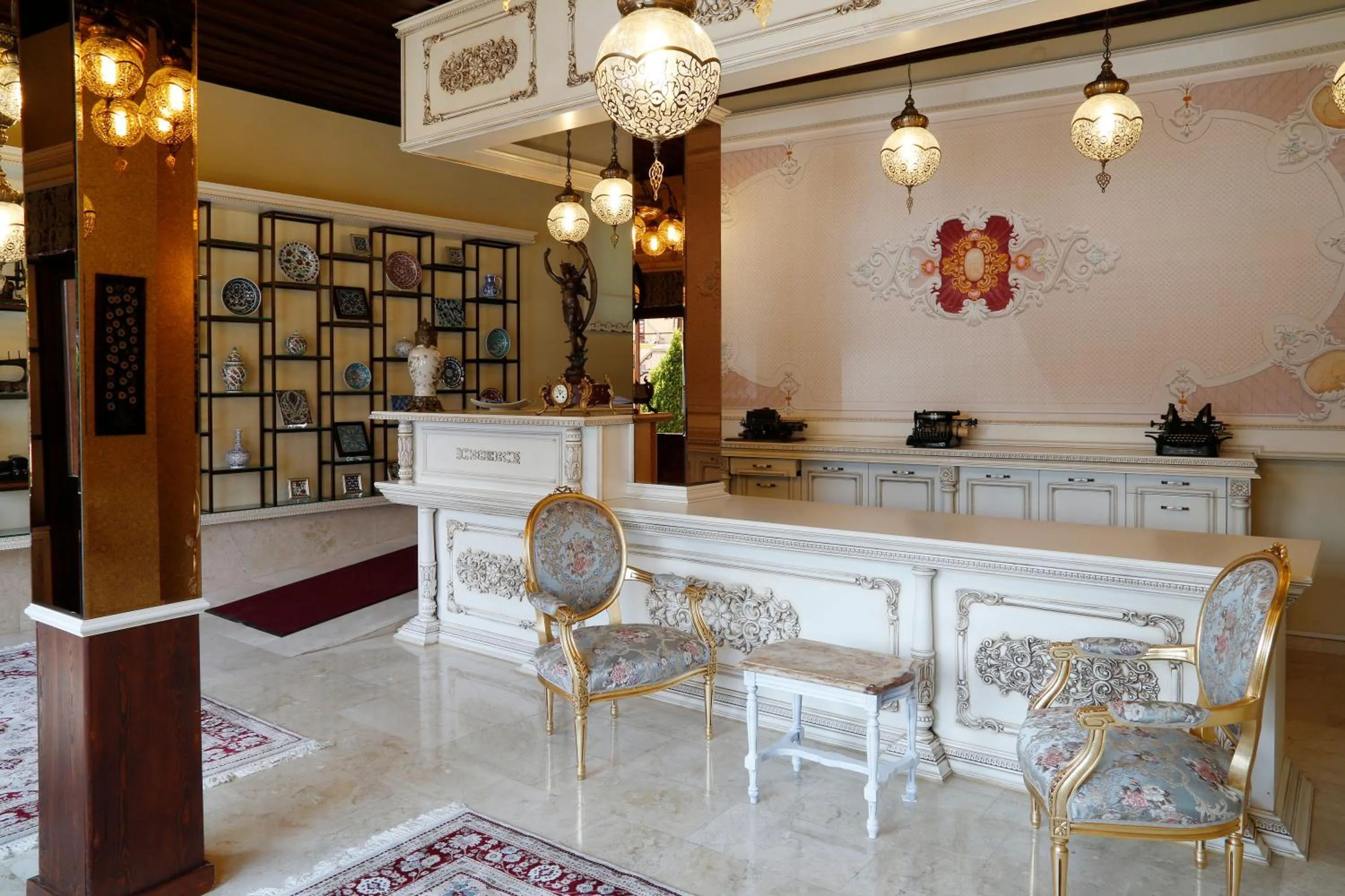 Lobby or reception in Bursa İpekyolu Hotel