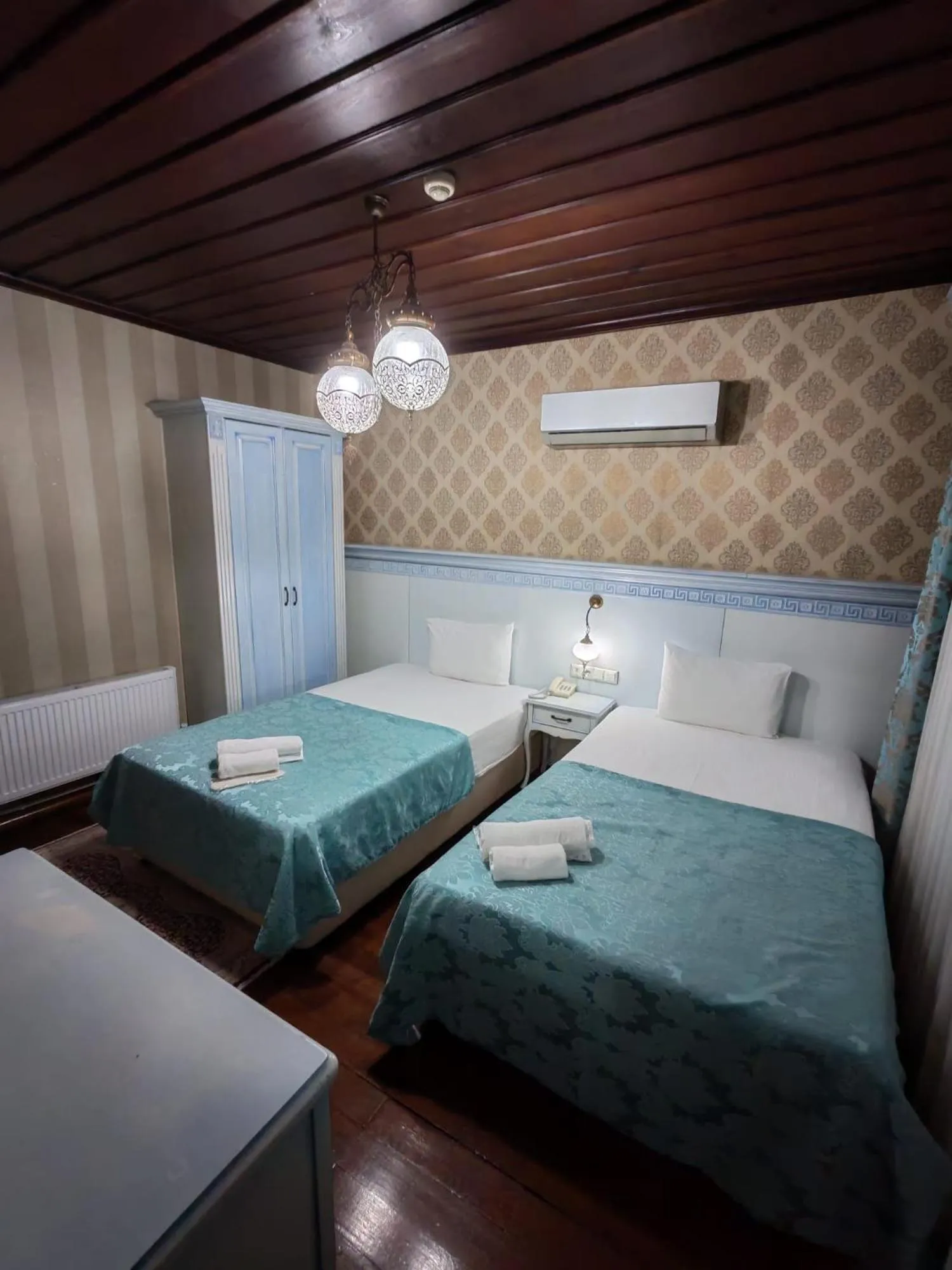 Bed in Bursa İpekyolu Hotel
