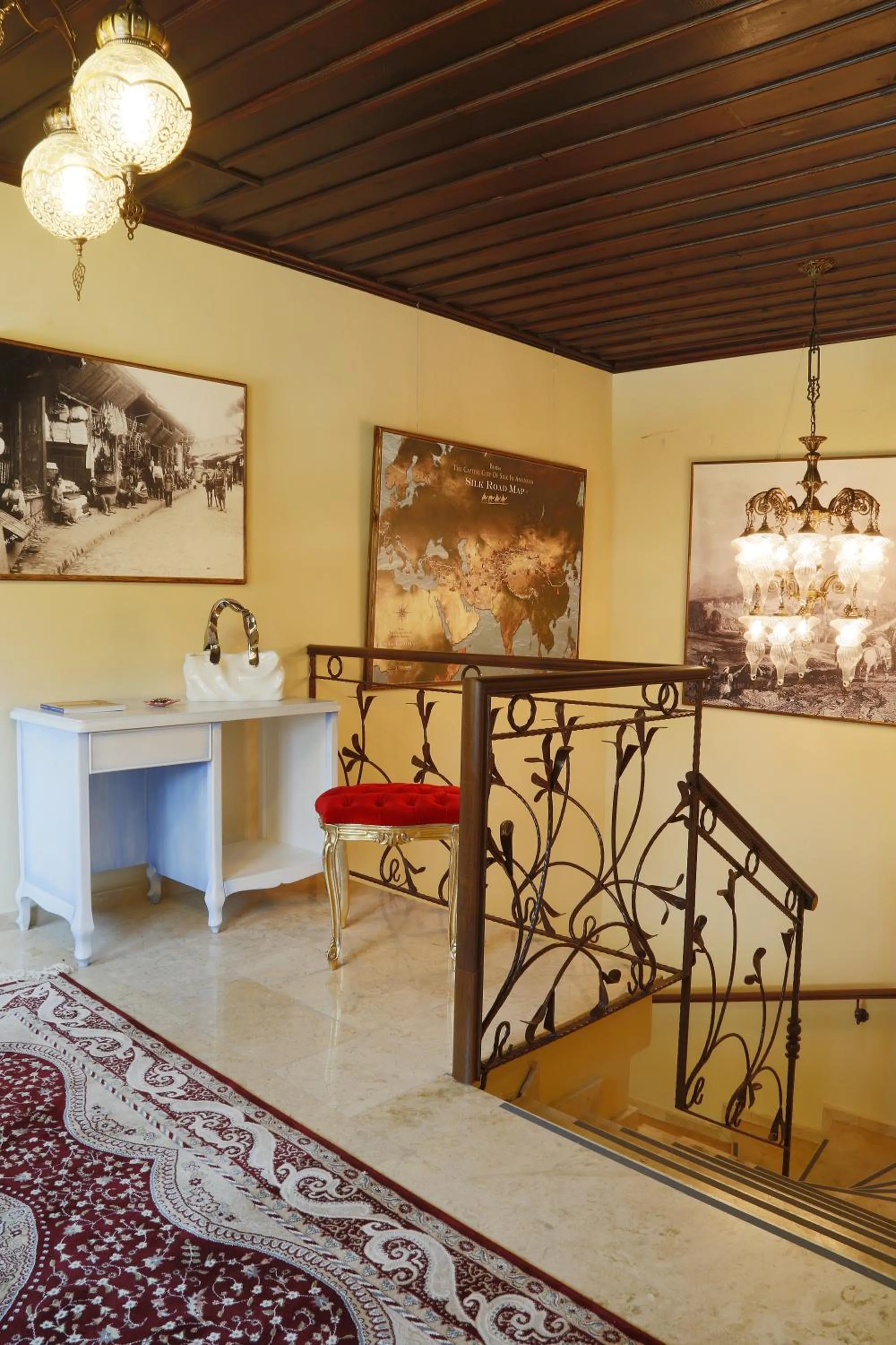 Decorative detail in Bursa İpekyolu Hotel