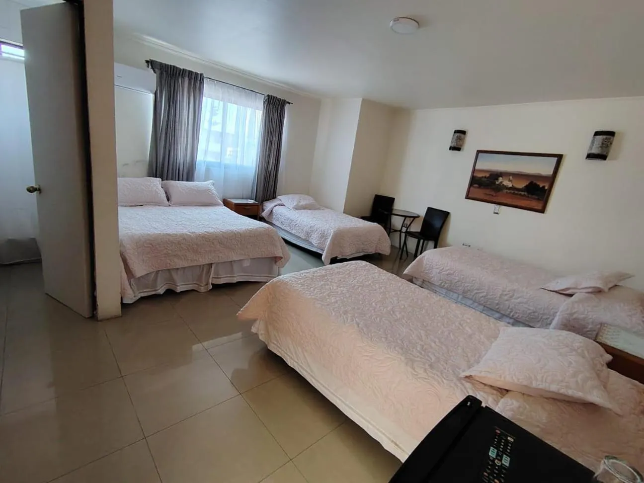 Photo of the whole room, Bed in Hotel Cano