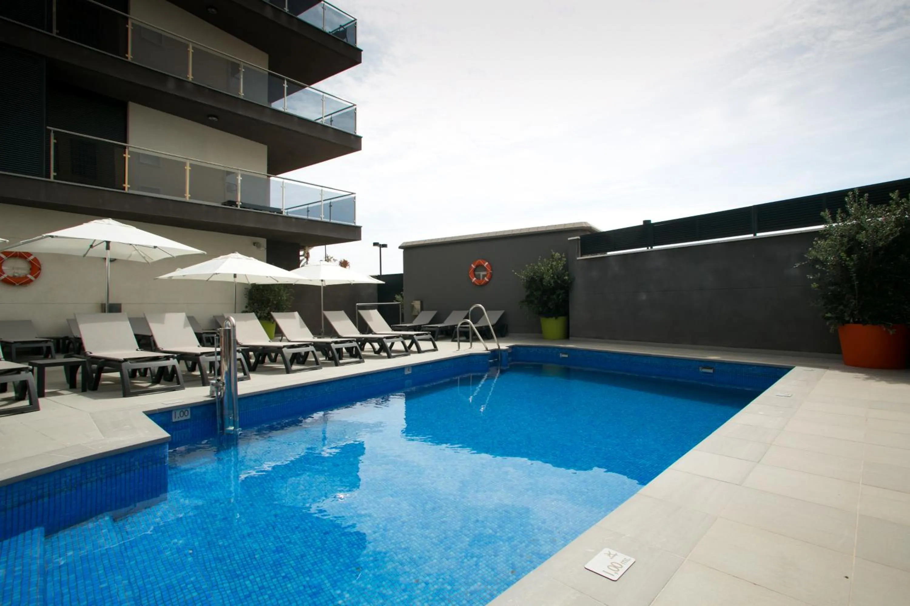 Swimming pool in Apartamentos Fuengirola Playa