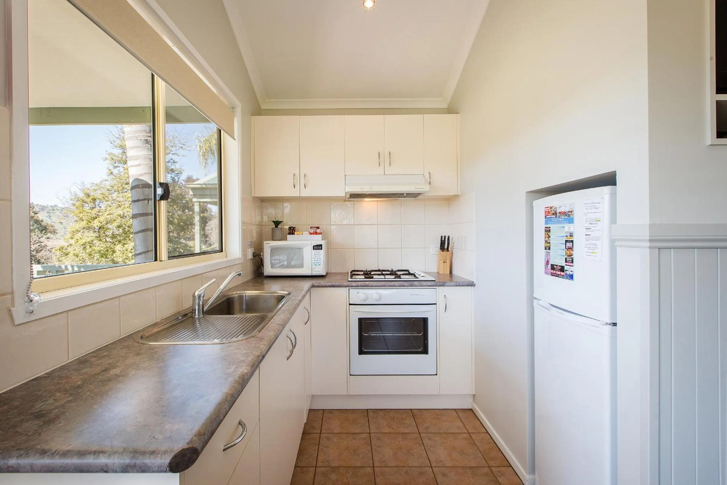 Kitchen or kitchenette in Discovery Parks - Lake Hume, New South Wales