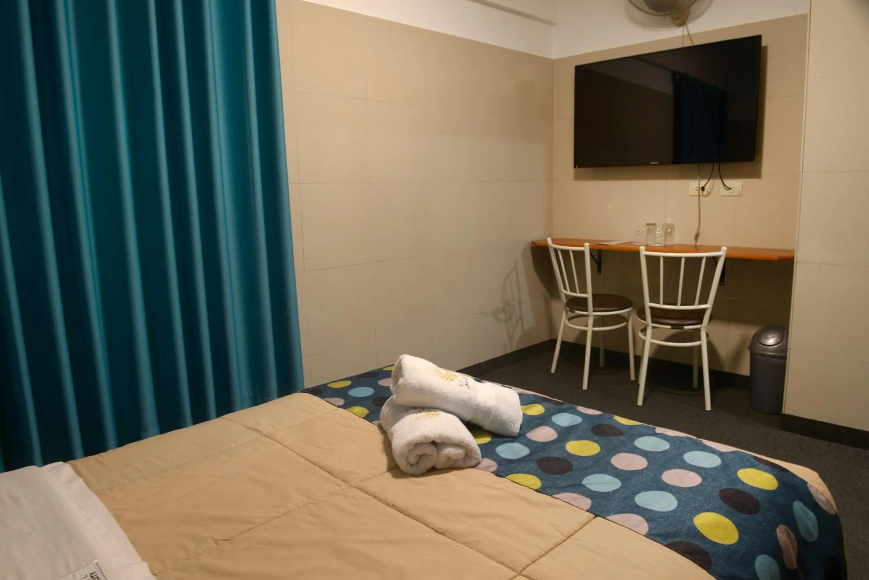 Photo of the whole room, Bed in Hotel Lima City