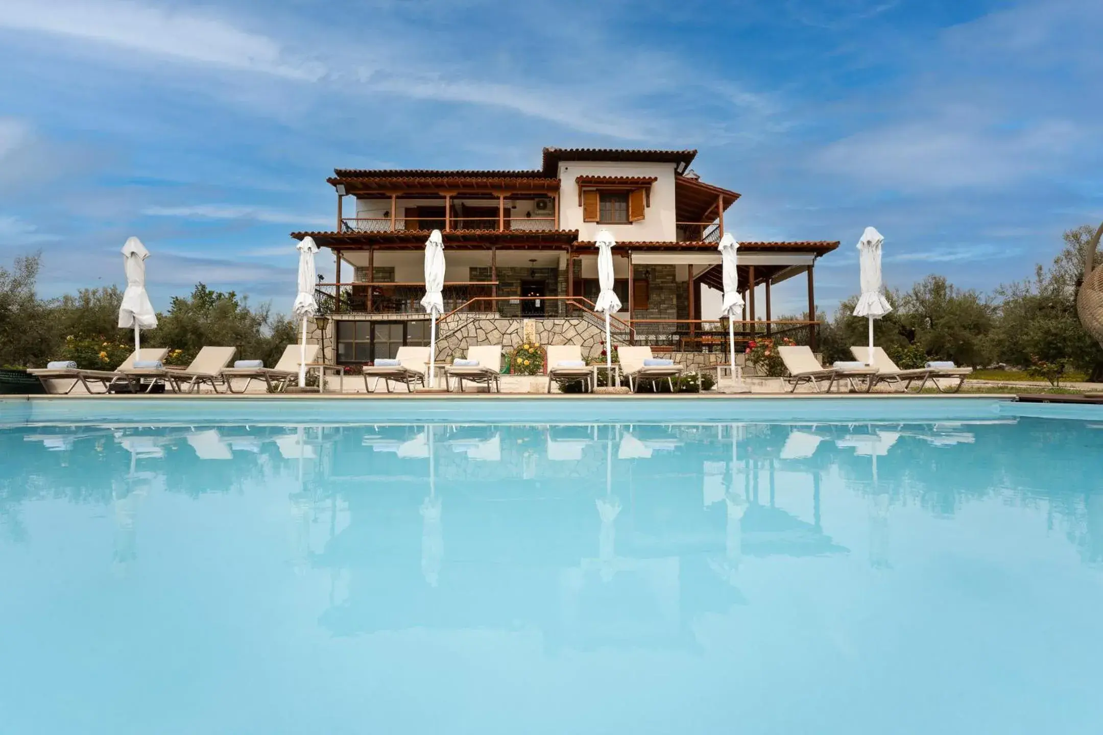 Kalisun Pool House by Georgalas Kalisun Pool House by Georgalas