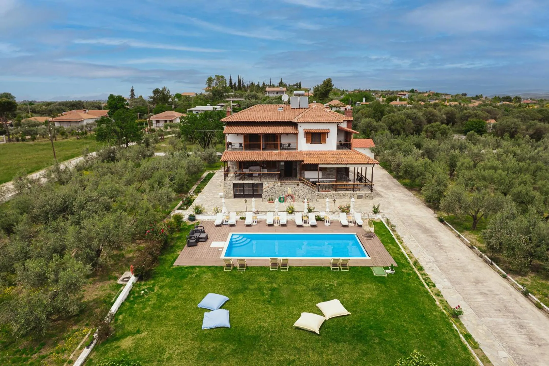 Property building in Kalisun Pool House by Georgalas