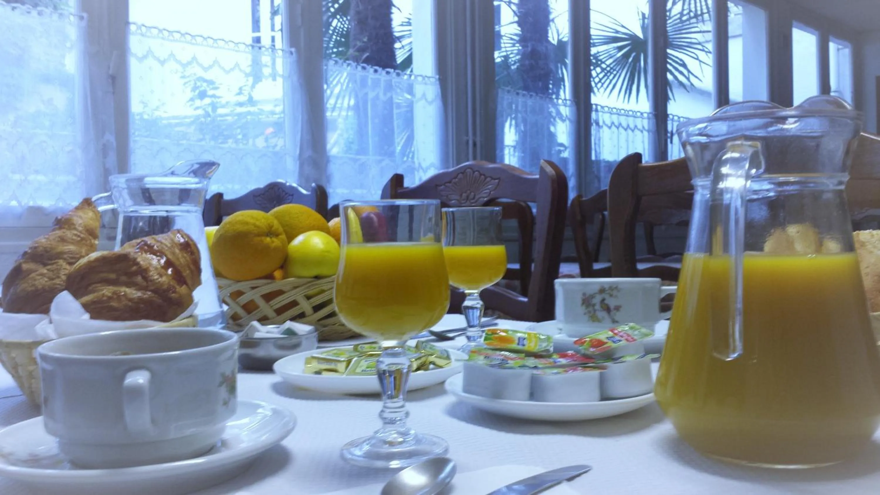 Restaurant/places to eat in Hôtel Duchesse Anne