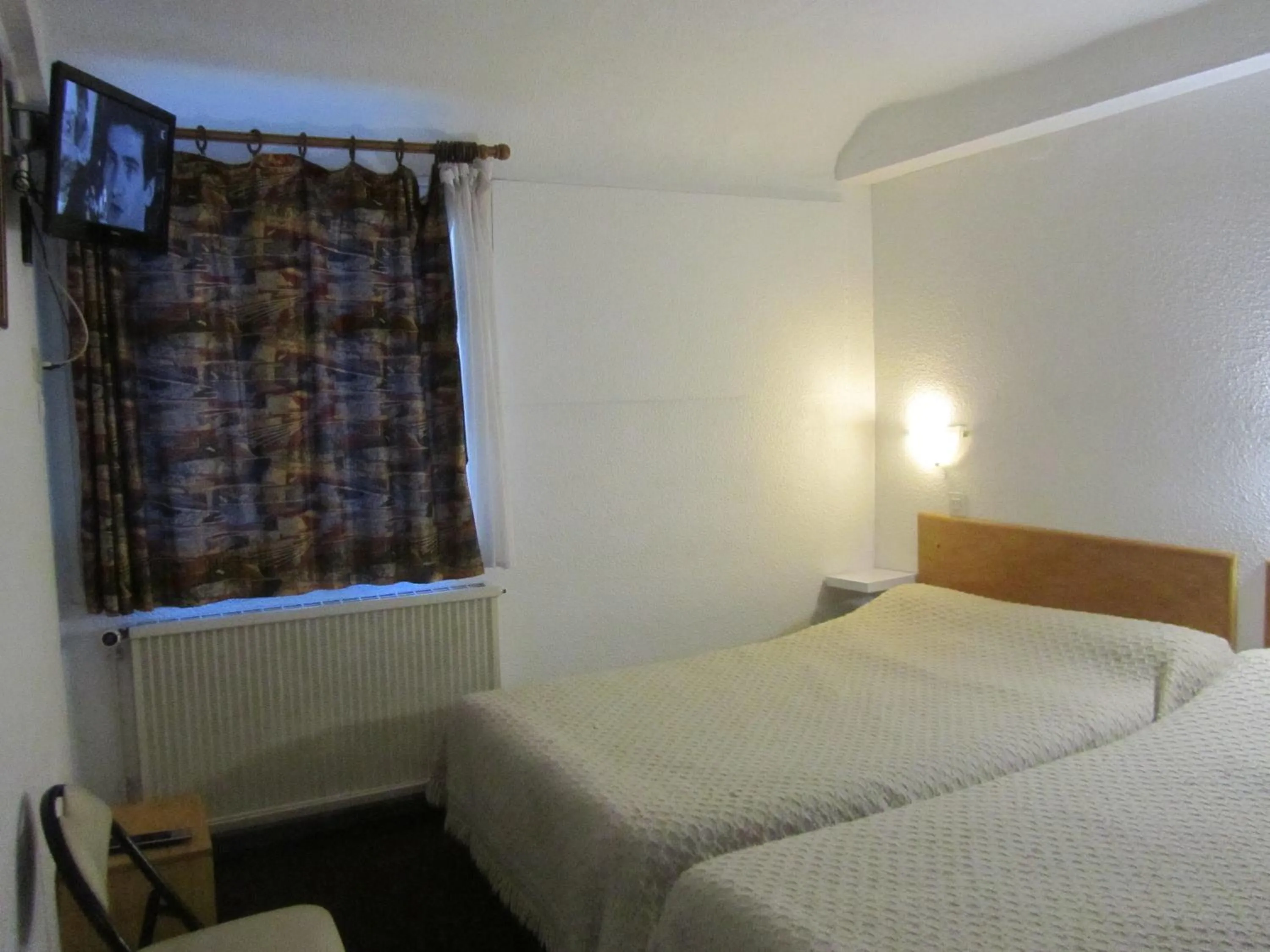 Bedroom, Bed in Hôtel Duchesse Anne