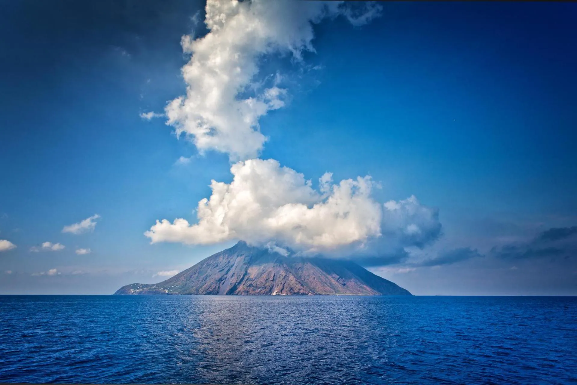 Mountain view in Punta Sallustro Lipari
