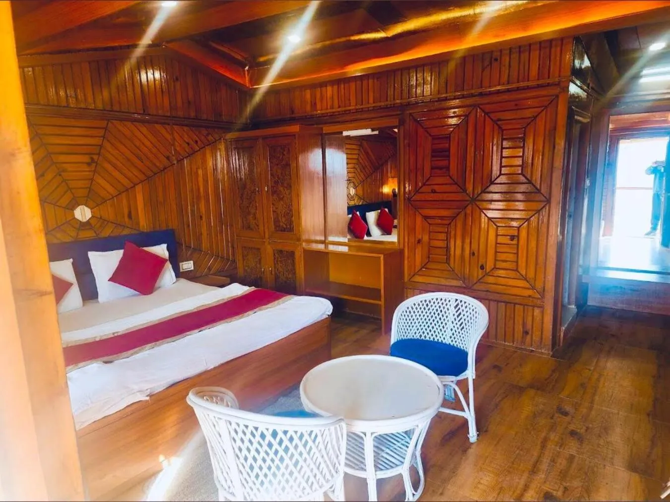 Bed in Hill & Lake View Nainital