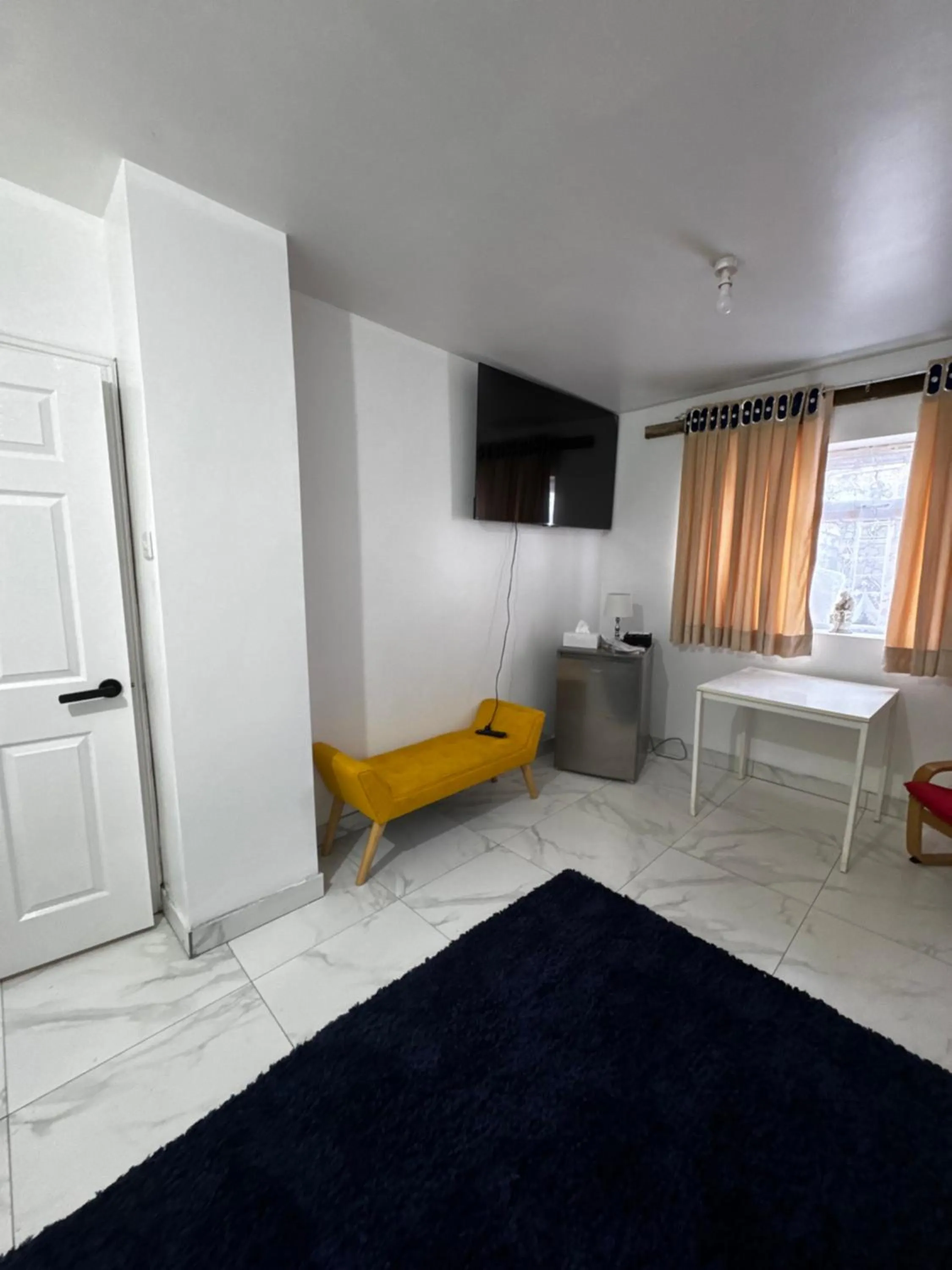 Bedroom, Bed in OYO Unique Guestroom - Farnworth, Easy Access to Bolton