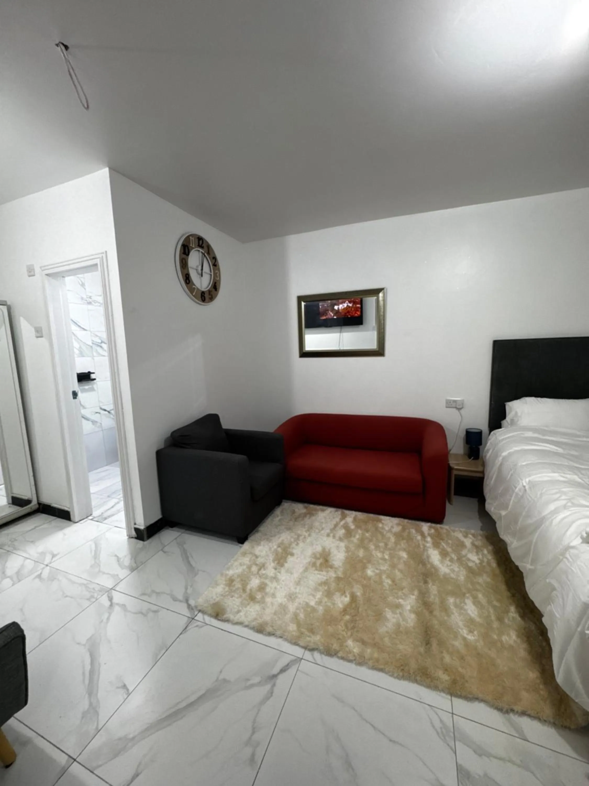 Bedroom, Bed in OYO Unique Guestroom - Farnworth, Easy Access to Bolton