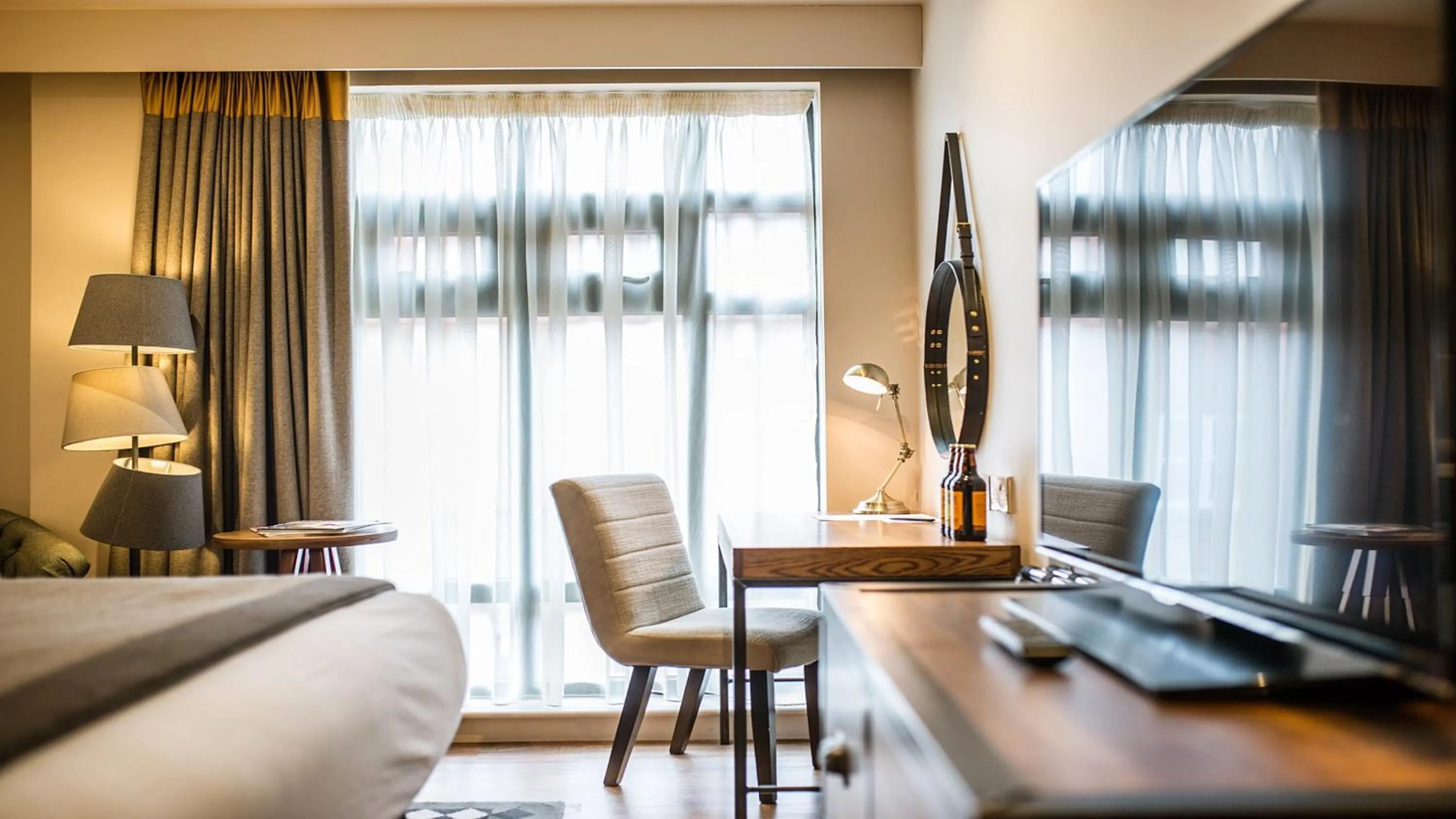 Photo of the whole room in Hotel Indigo York by IHG