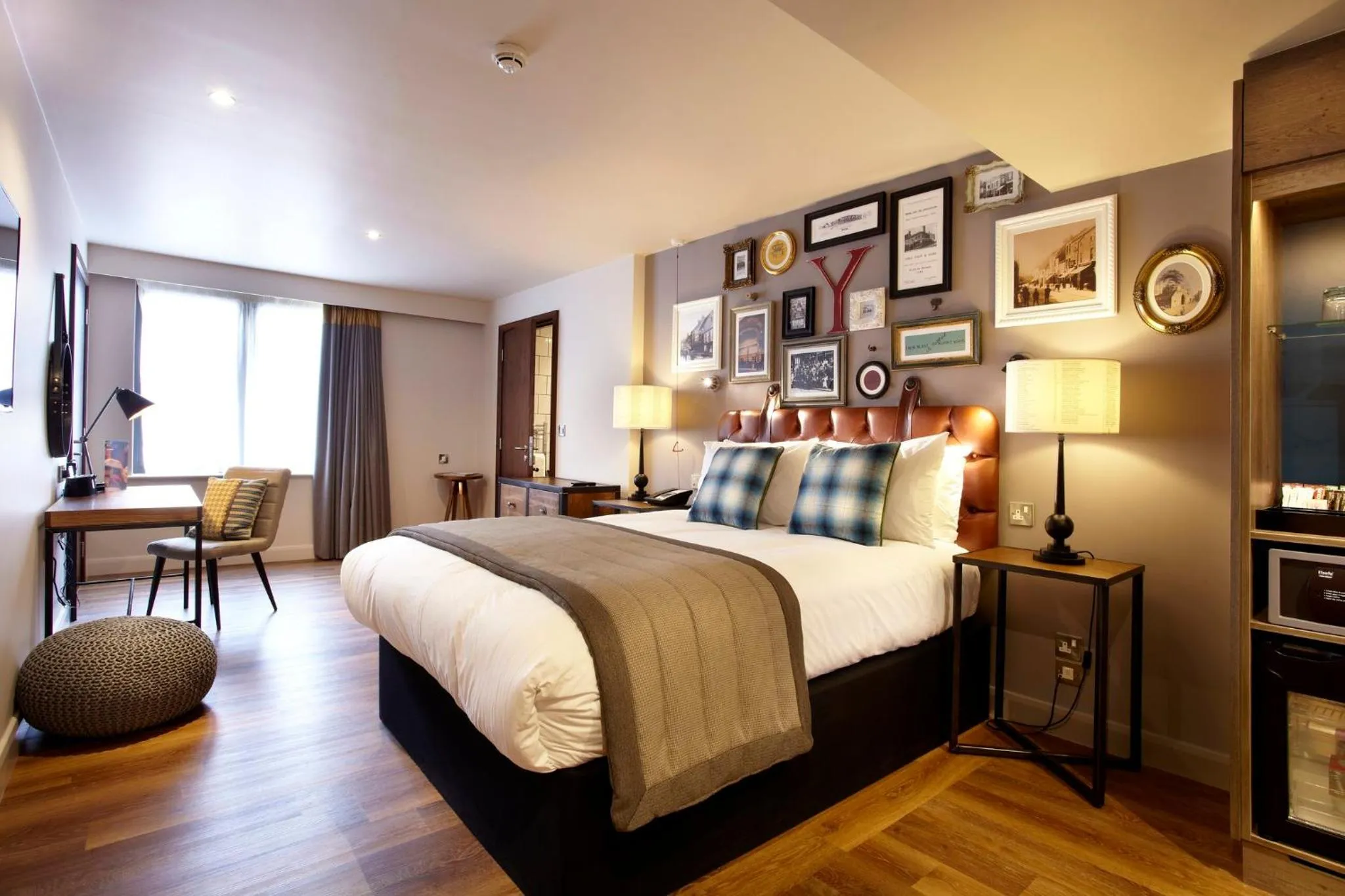 Photo of the whole room, Bed in Hotel Indigo York by IHG