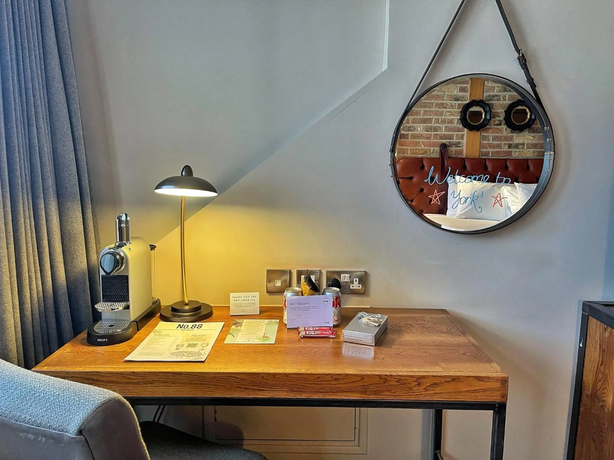 Photo of the whole room in Hotel Indigo York by IHG