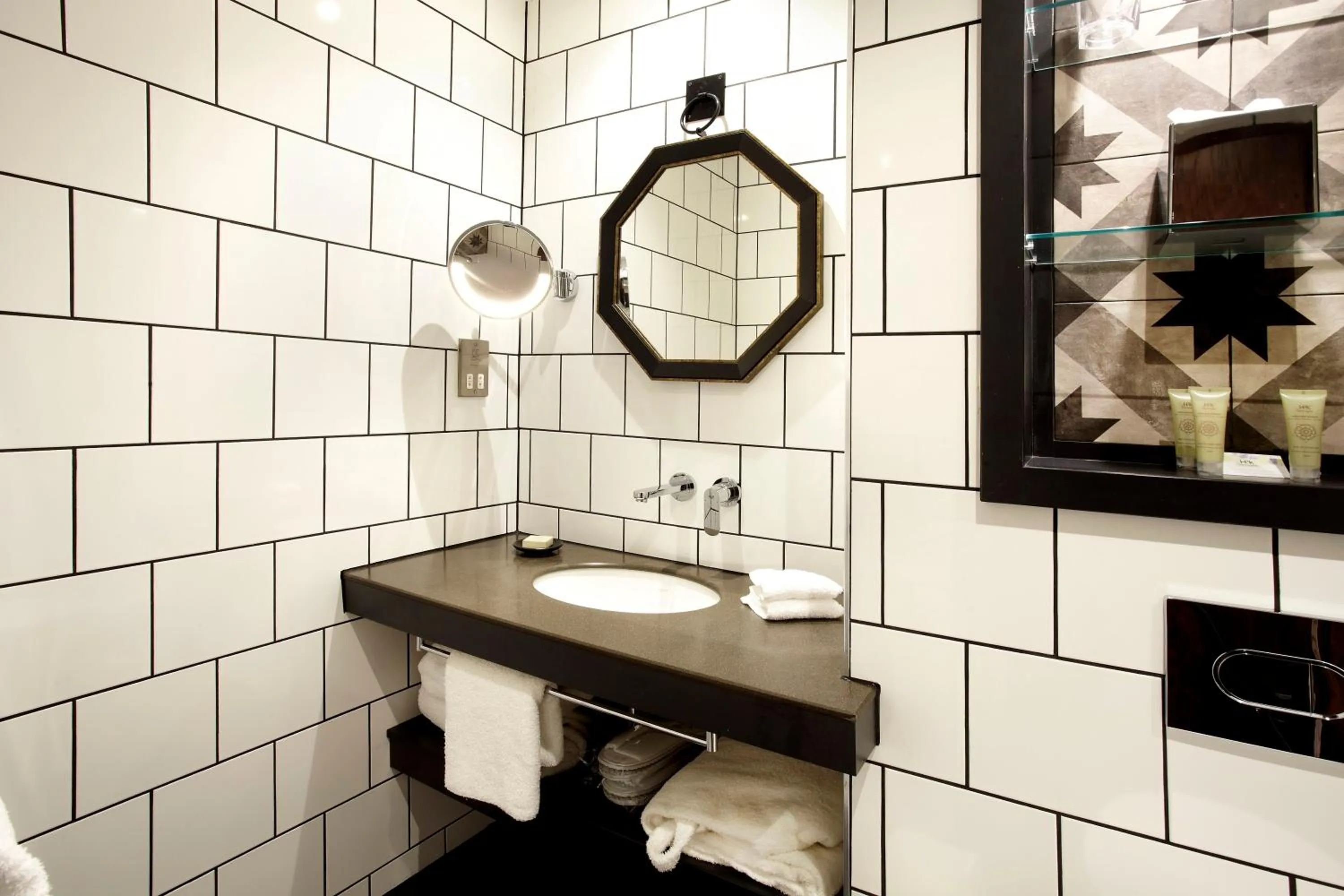 Bathroom in Hotel Indigo York by IHG