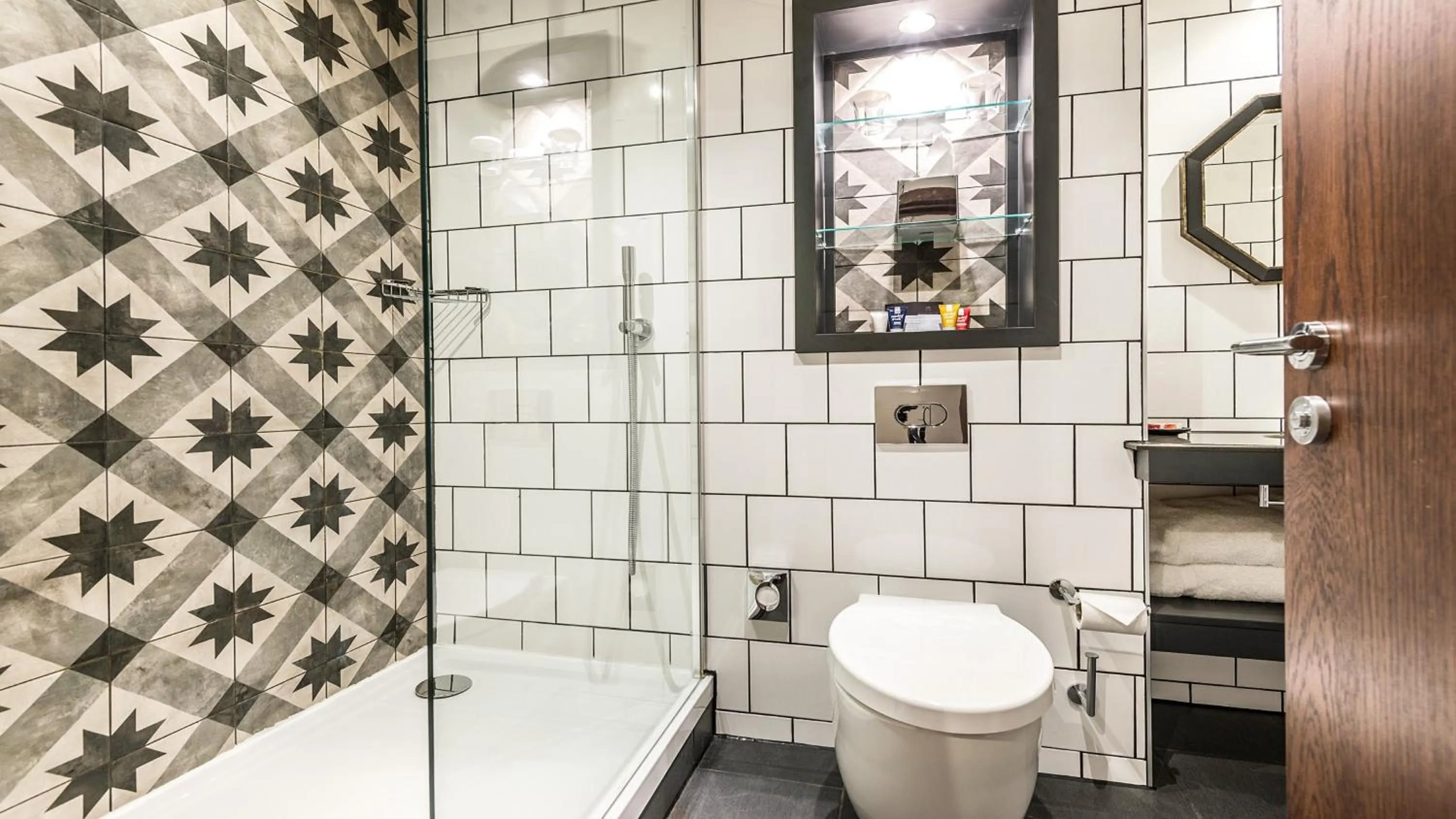 Bathroom in Hotel Indigo York by IHG