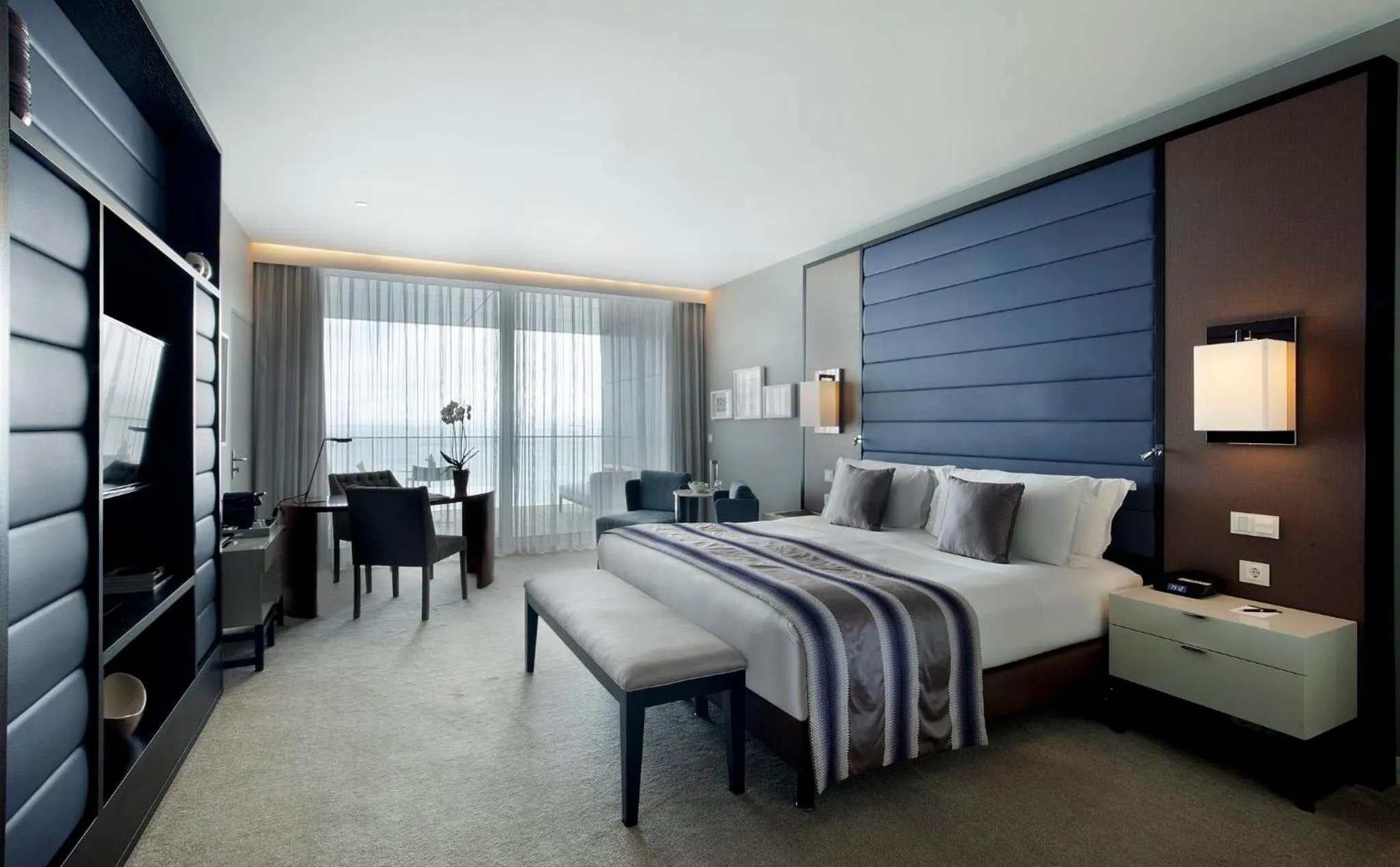 Photo of the whole room, Bed in InterContinental Cascais-Estoril by IHG