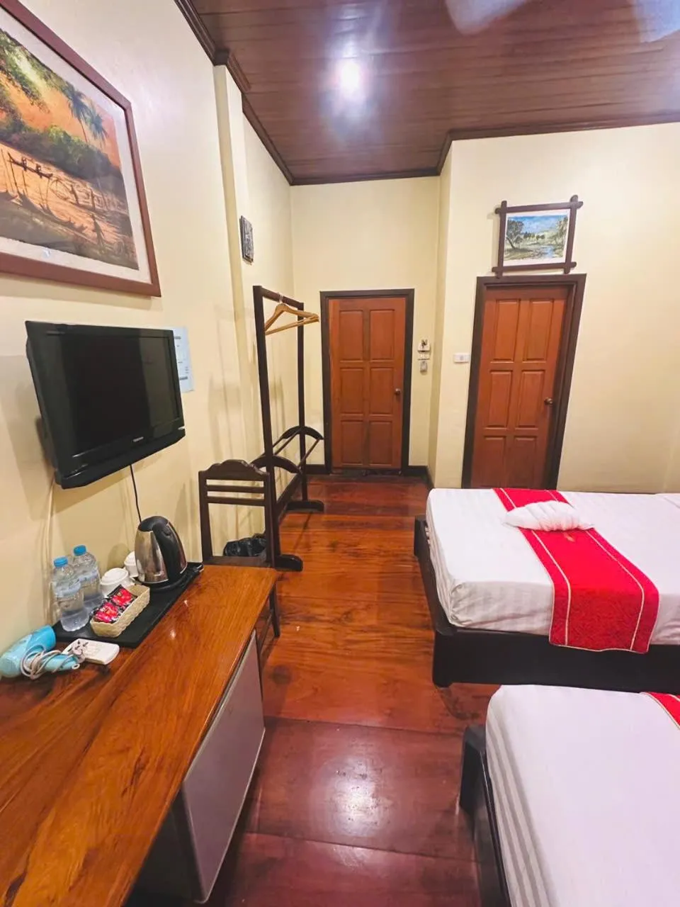 TV and multimedia, Bed in Luang Prabang Champa Villa Hotel