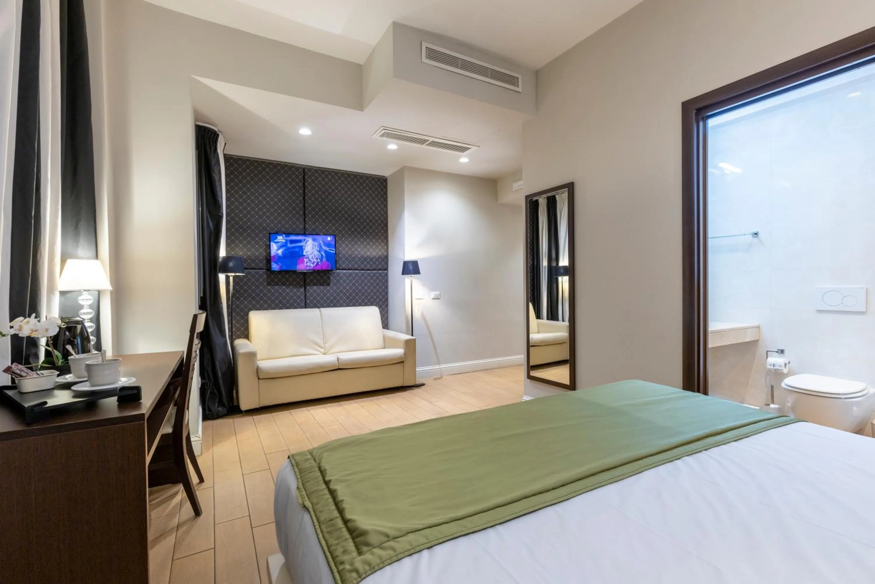 Bedroom, Bed in Chic&Town Luxury Rooms Piazza del Popolo