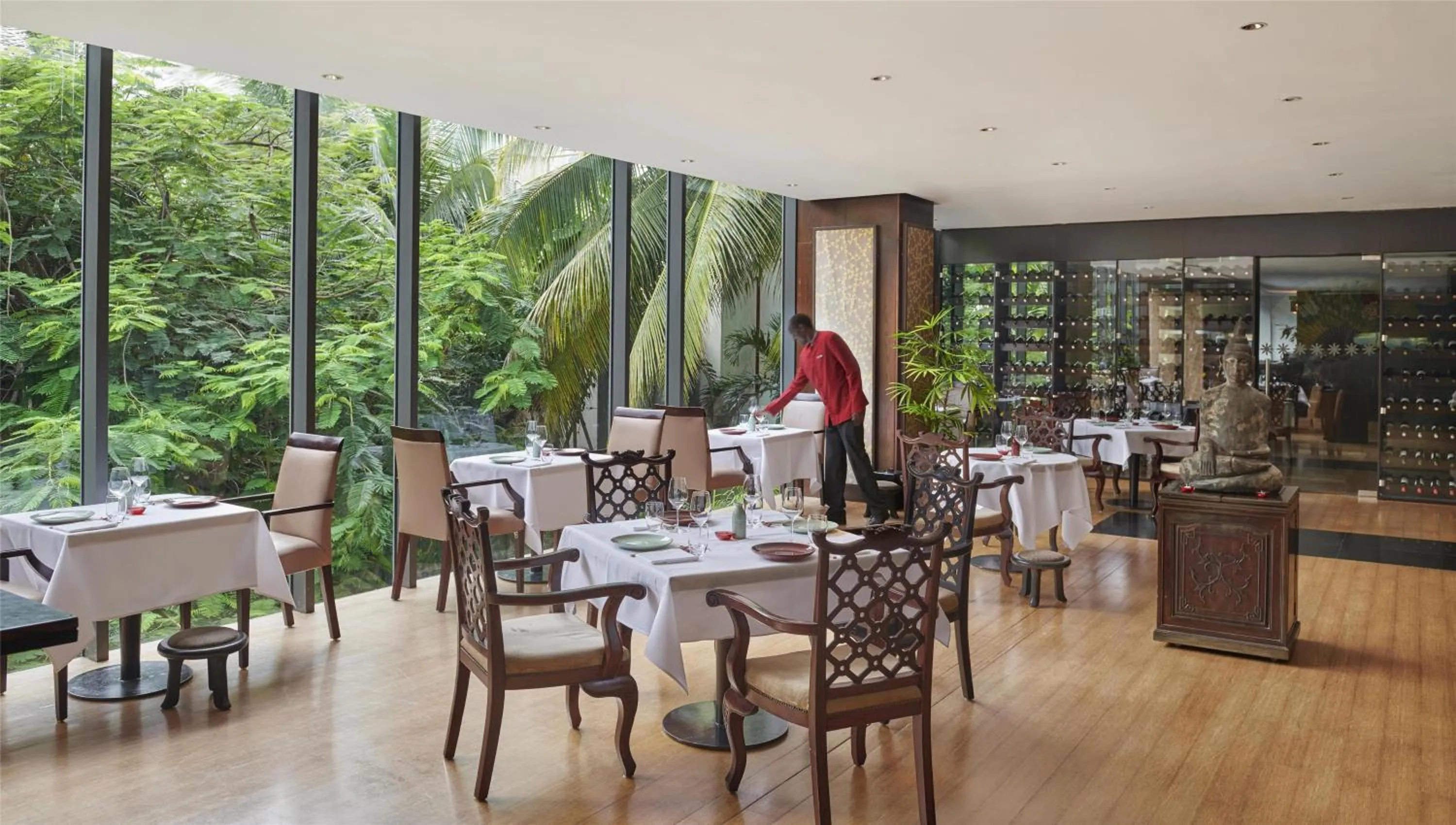 Restaurant/places to eat in Hyatt Regency Dar es Salaam, The Kilimanjaro