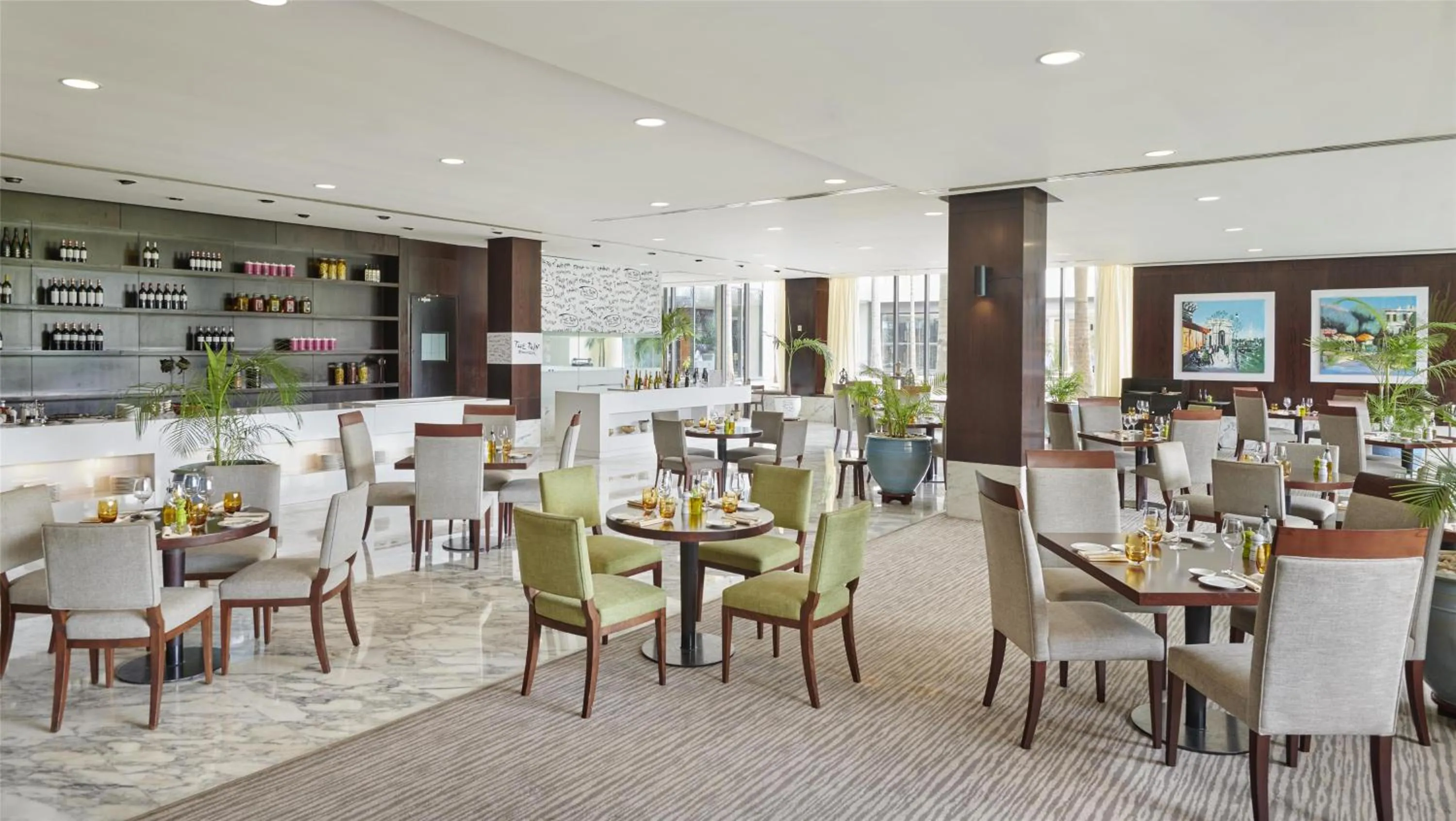 Restaurant/places to eat in Hyatt Regency Dar es Salaam, The Kilimanjaro