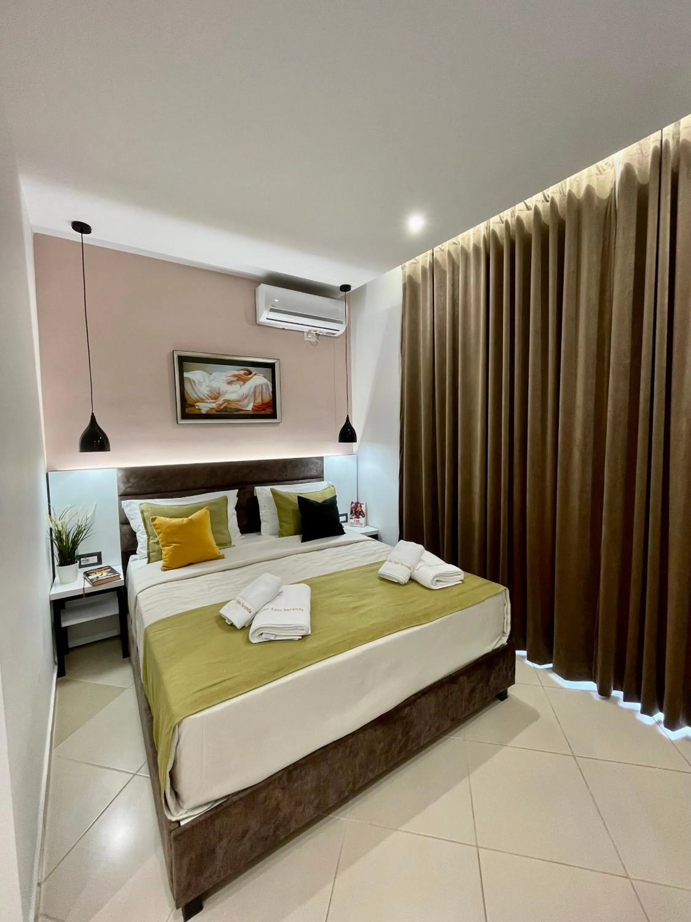 Bed in Relax Apts Saranda