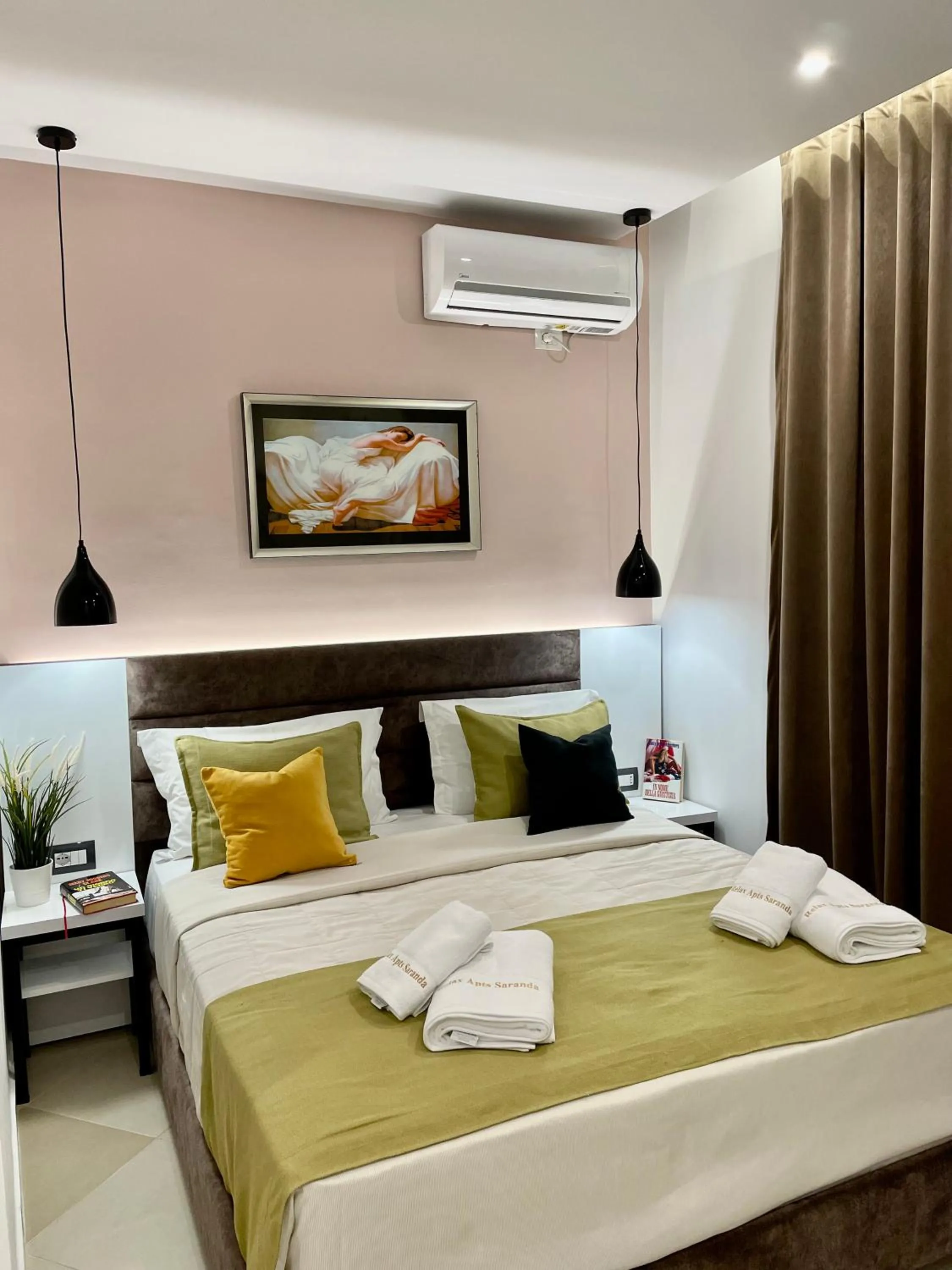 Bed in Relax Apts Saranda