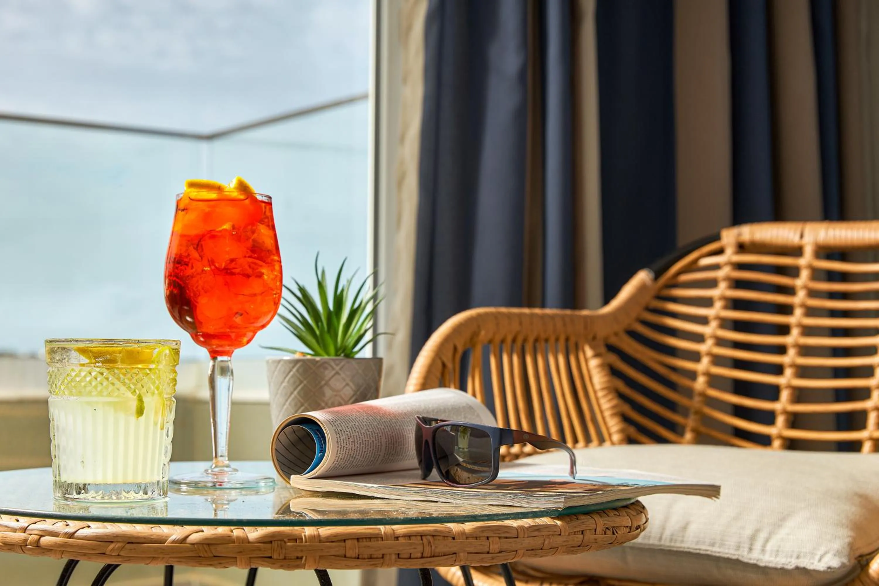 Living room in Enorme Infinity Beach ex Infinity Blue