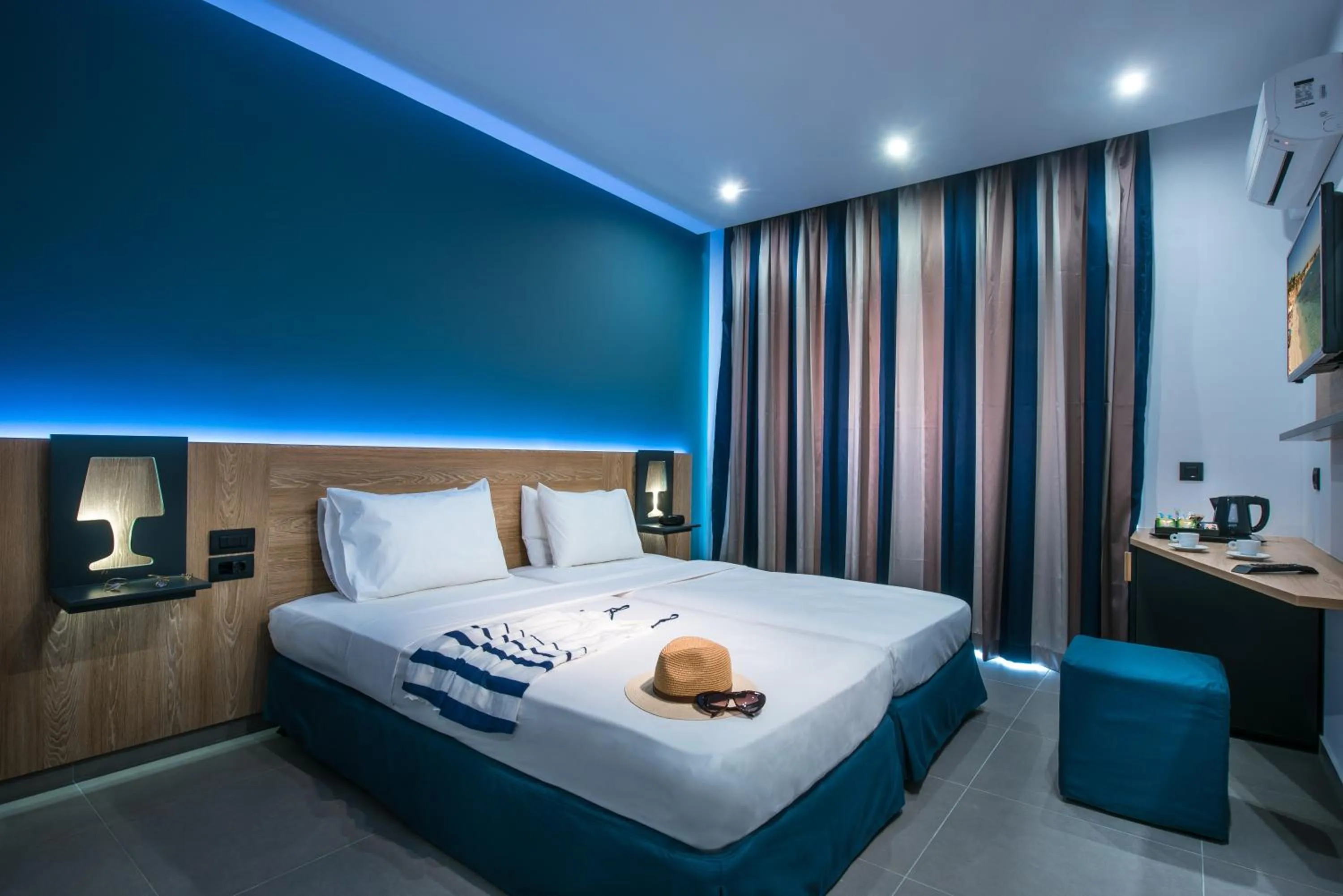 Property building, Bed in Infinity Blue Boutique Hotel & Spa - Adults Only
