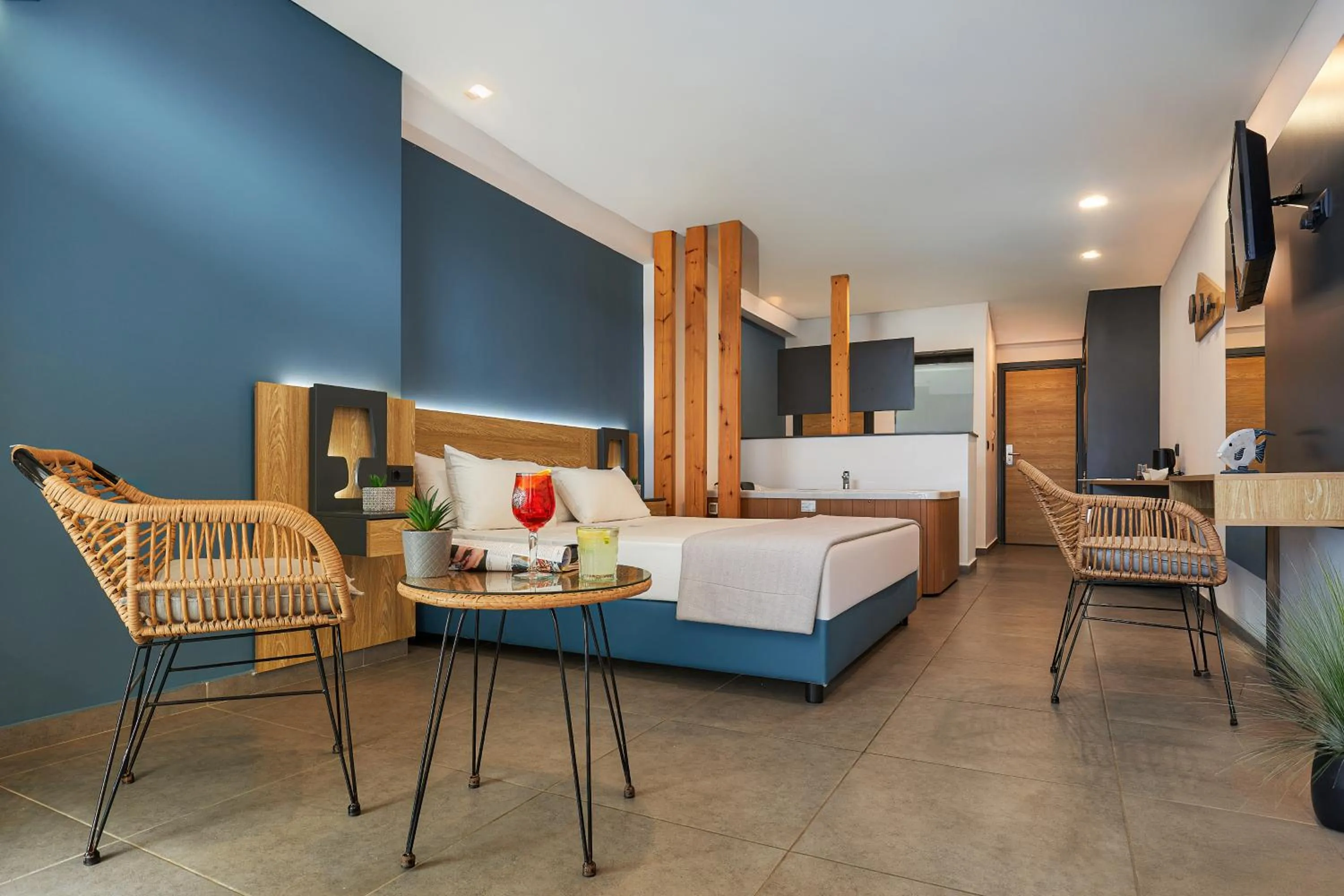 Living room, Bed in Enorme Infinity Beach ex Infinity Blue