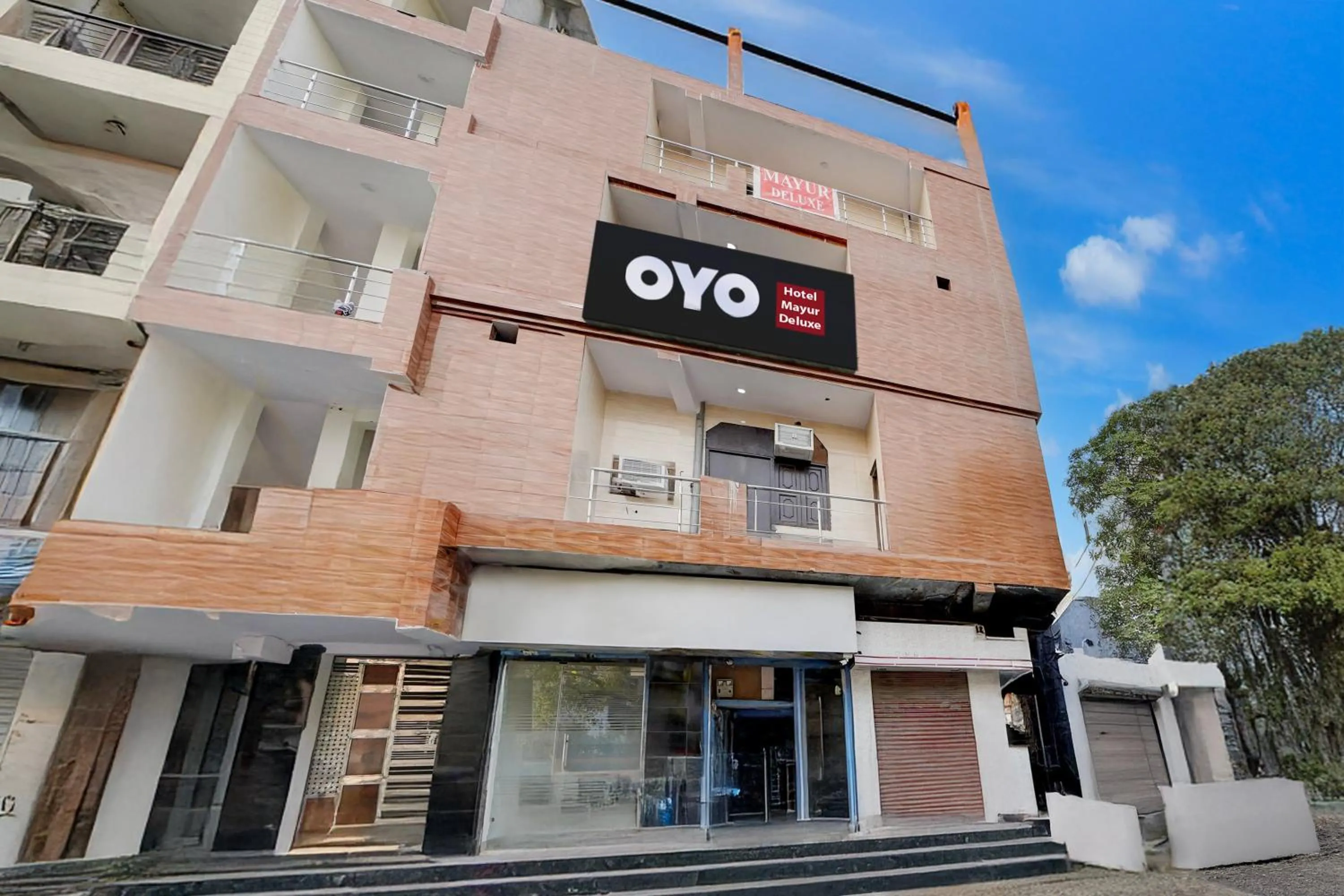 Facade/entrance in Hotel O Mayur Deluxe