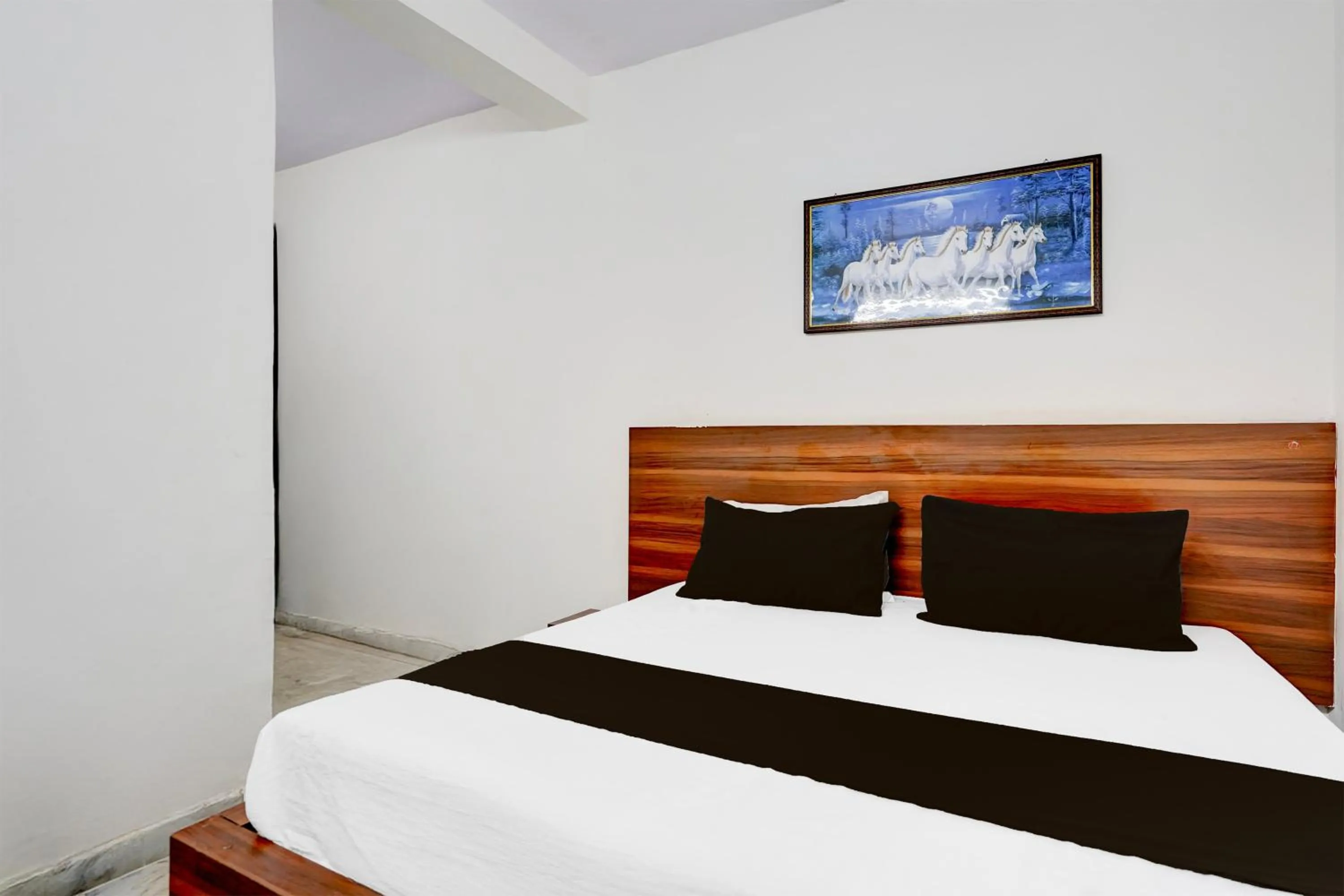 Bedroom, Bed in Hotel O Mayur Deluxe
