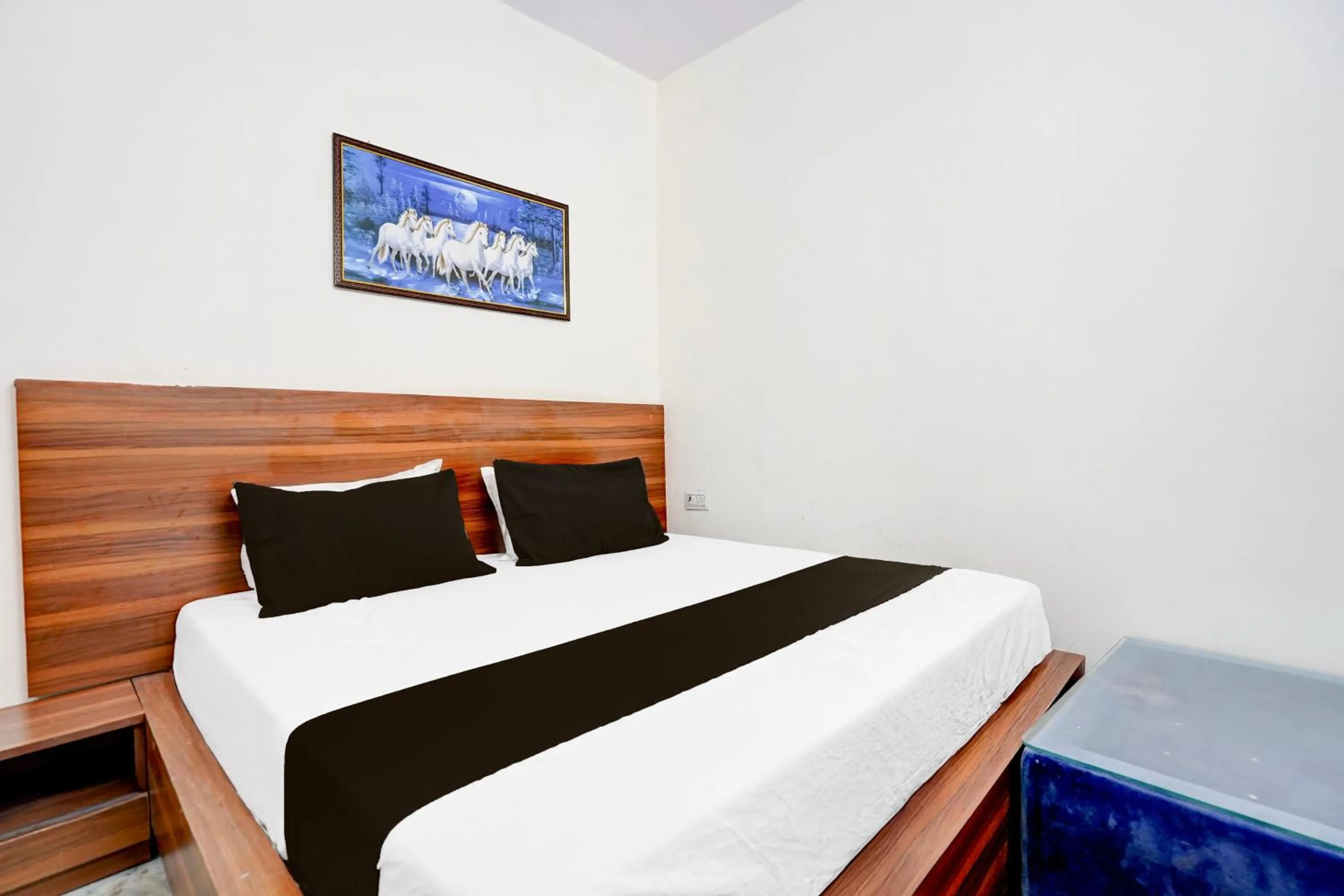 Bedroom, Bed in Hotel O Mayur Deluxe