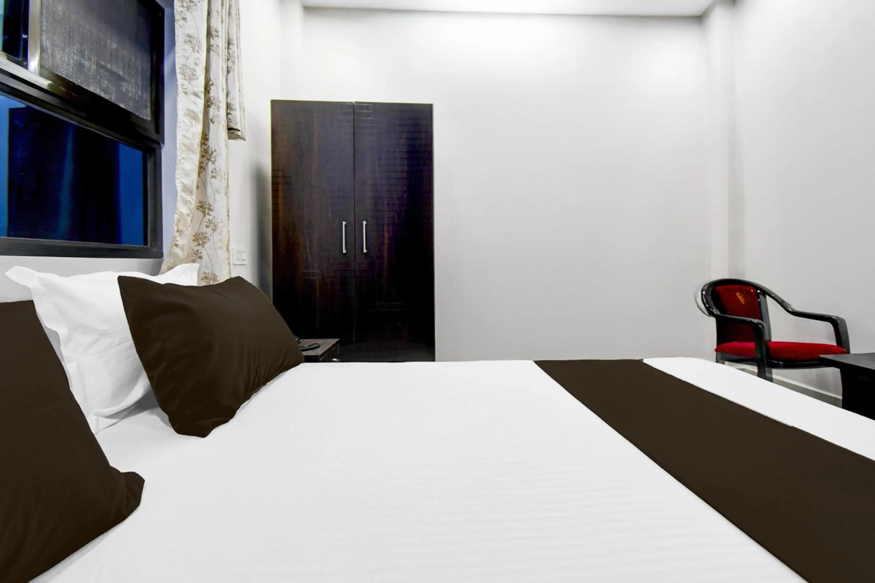 HOTEL O L R