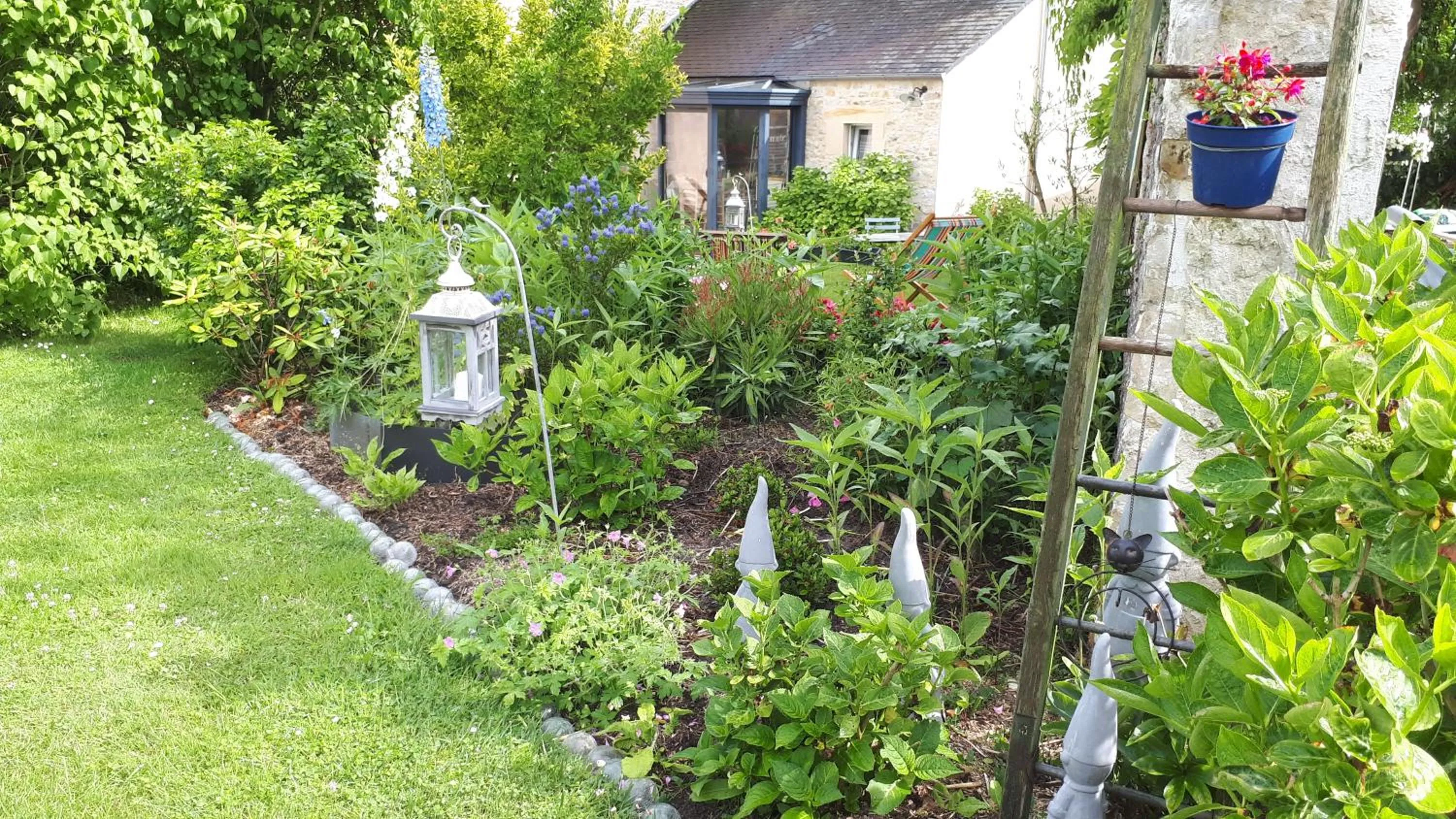 Garden view in Les Lilas de Bellefontaine