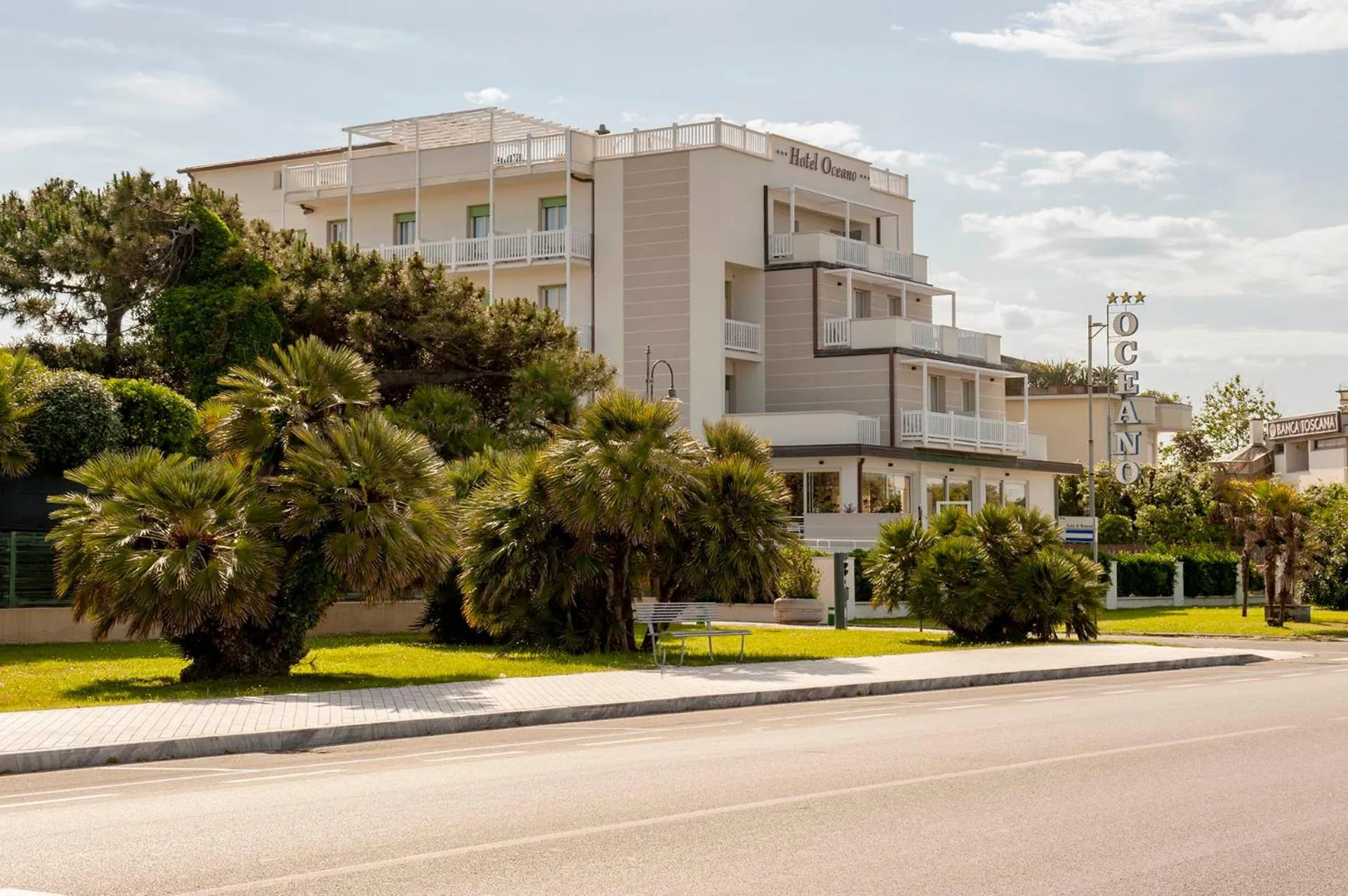 Property building in Hotel Oceano