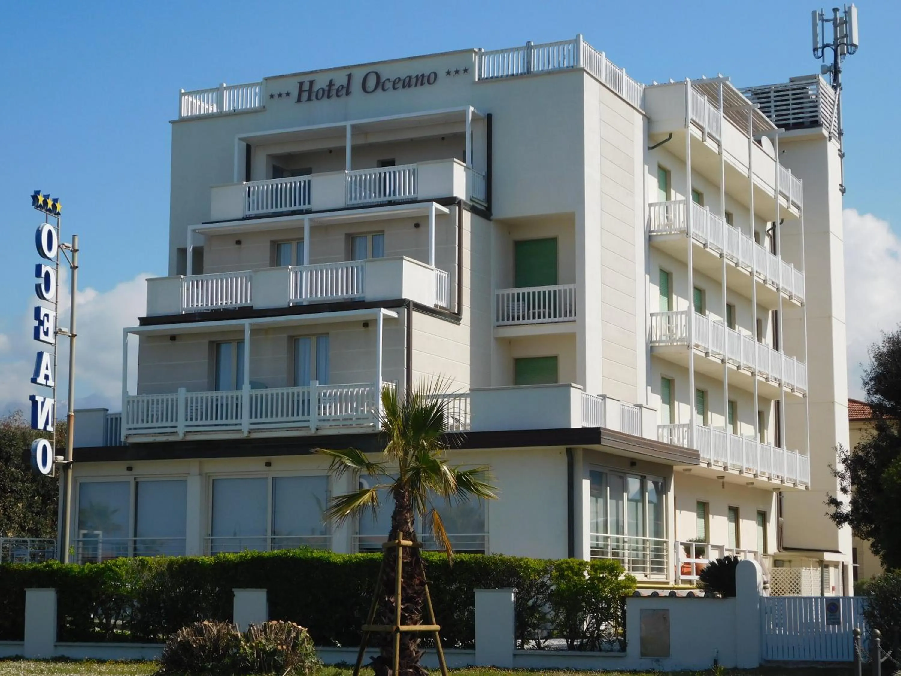 Property building in Hotel Oceano