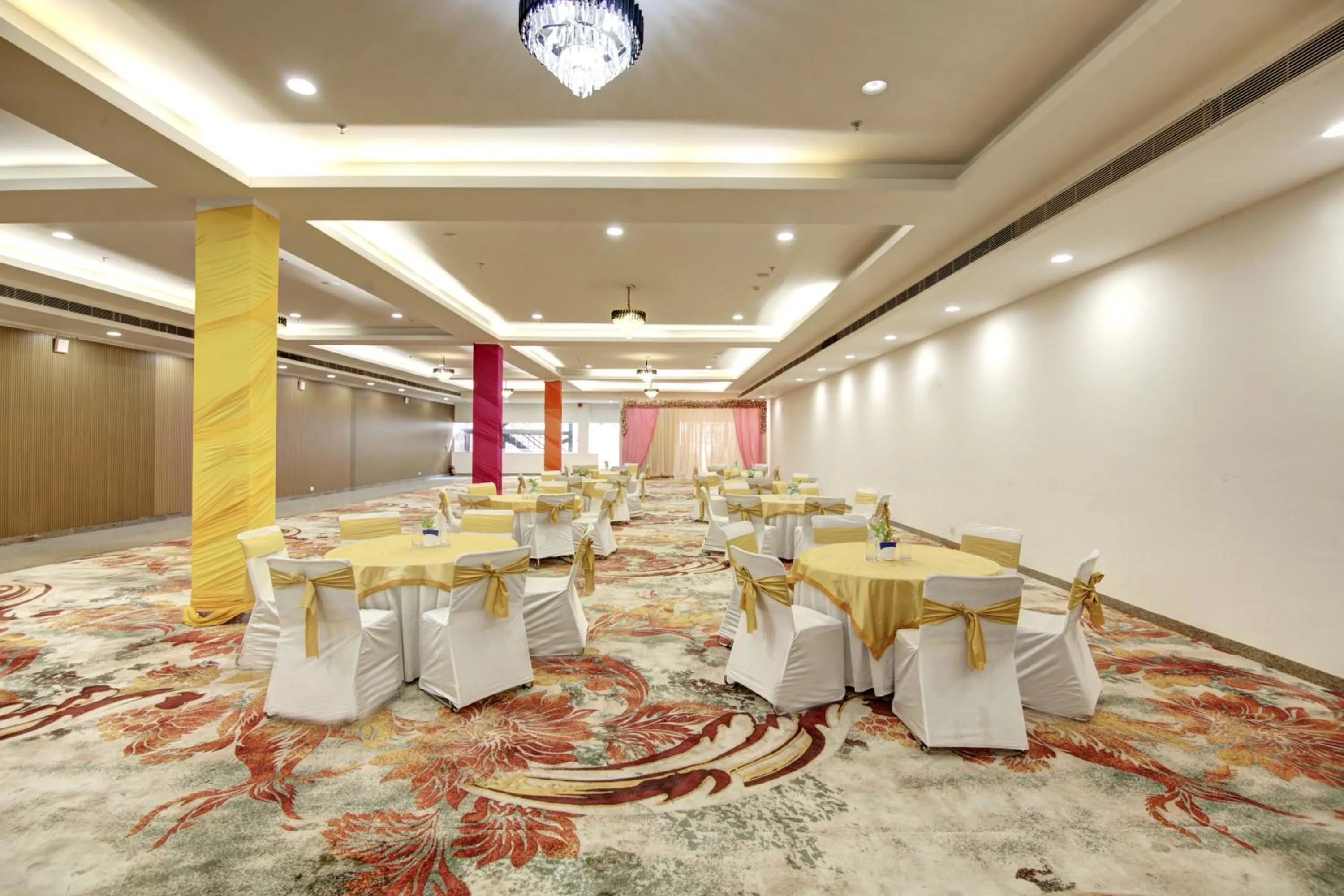 Restaurant/places to eat in The Hoften FlxHo Cyber One, Cyber City, Gurugram