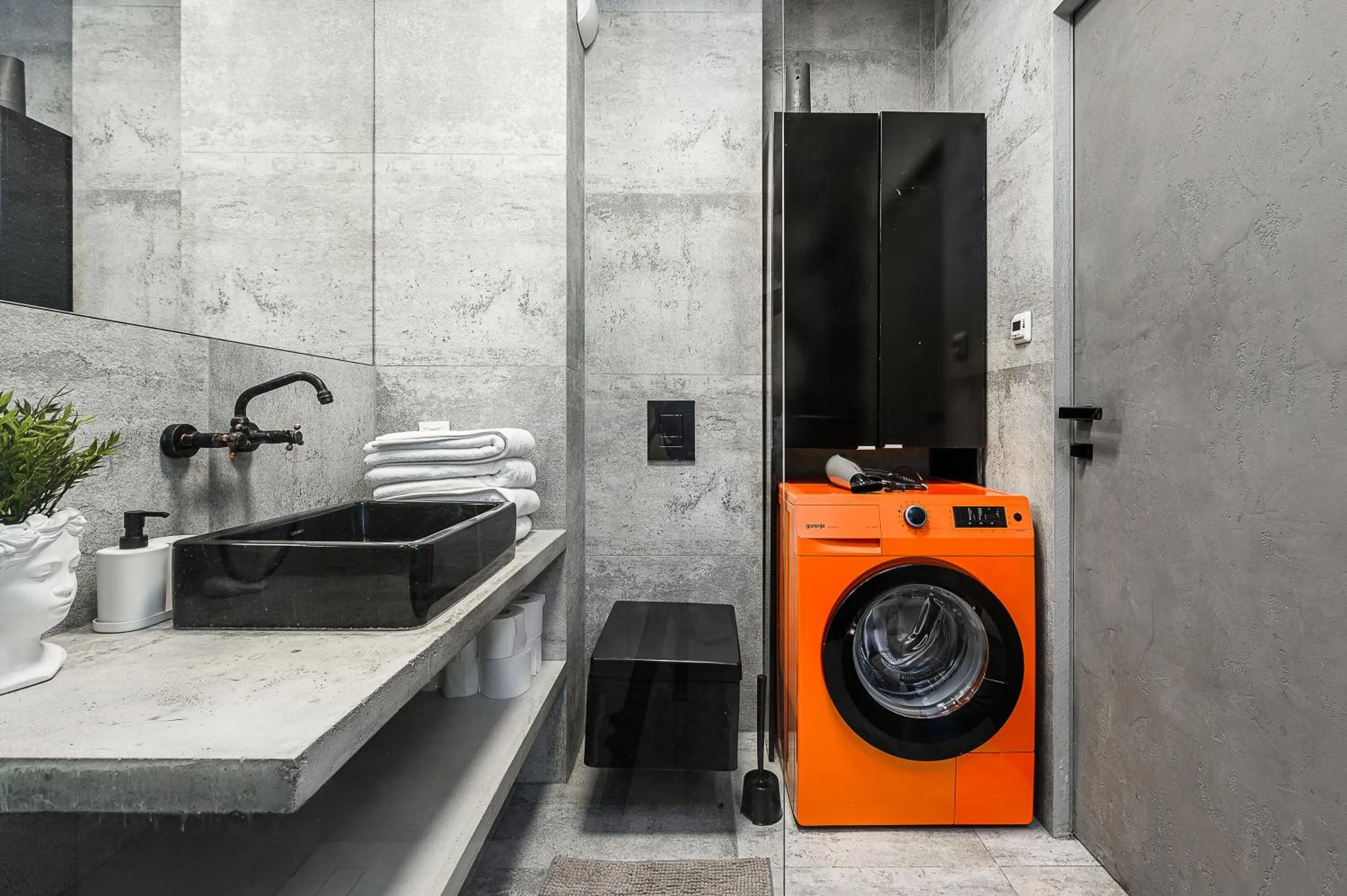 Bathroom in Lumina 3-room apart with large terrace