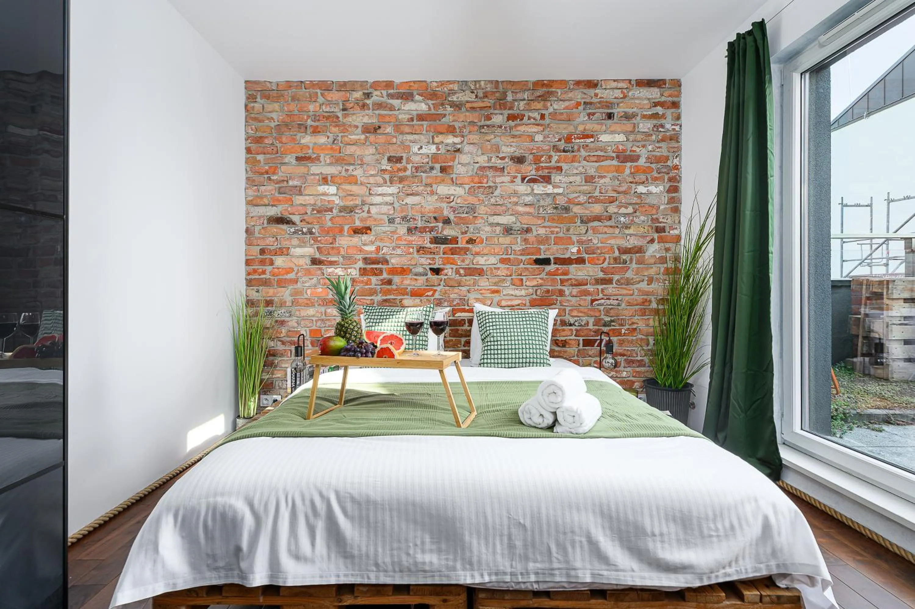 Bedroom, Bed in Lumina 3-room apart with large terrace