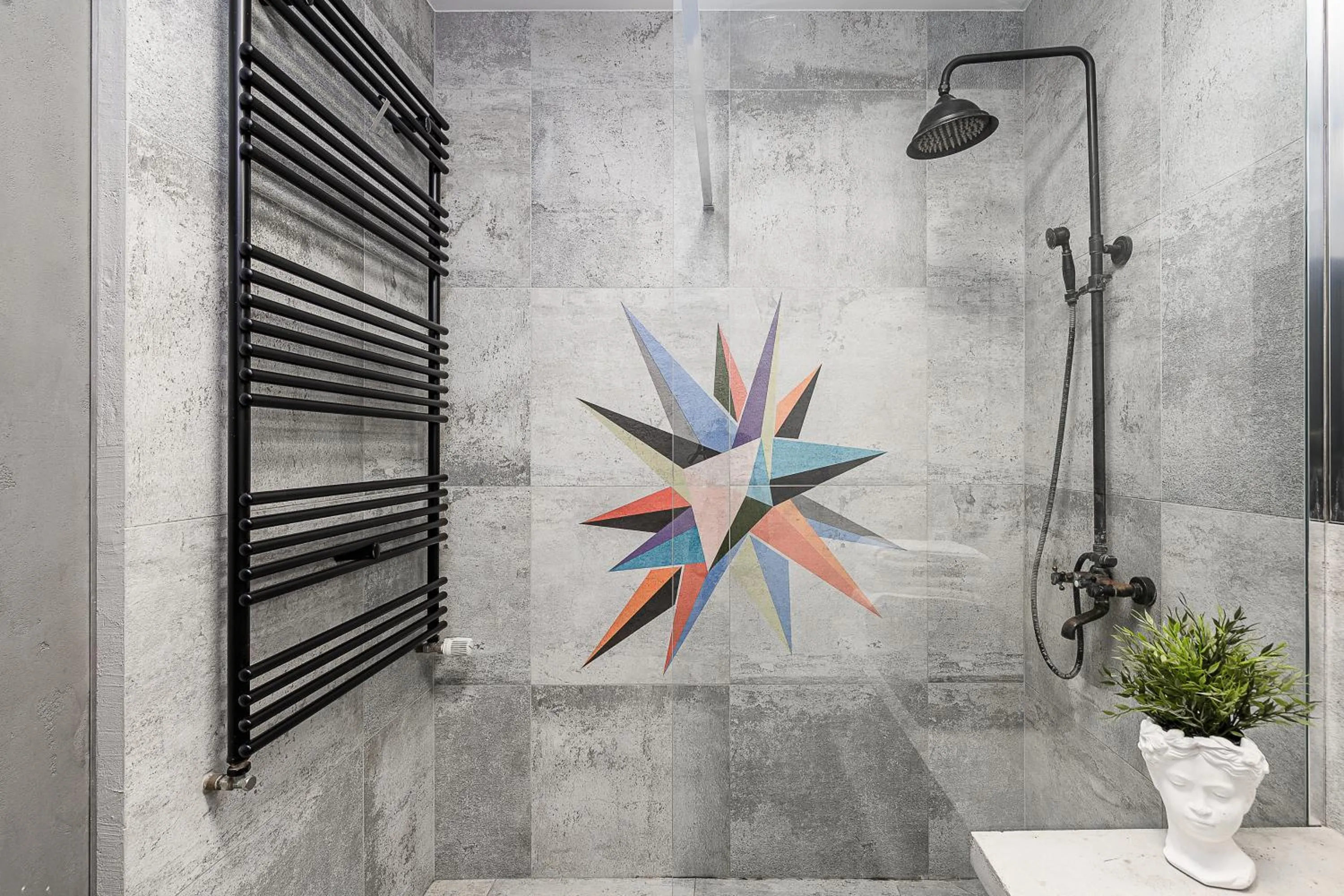 Shower in Lumina 3-room apart with large terrace