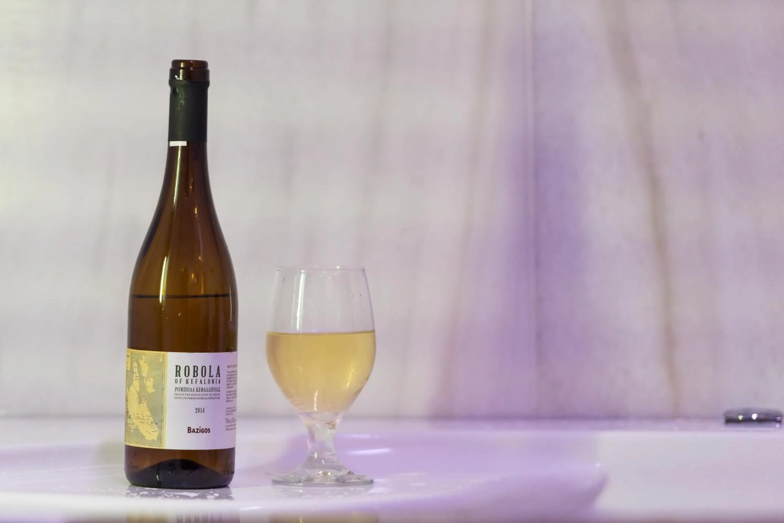 Alcoholic drinks in Fiscardonna Luxury Suites