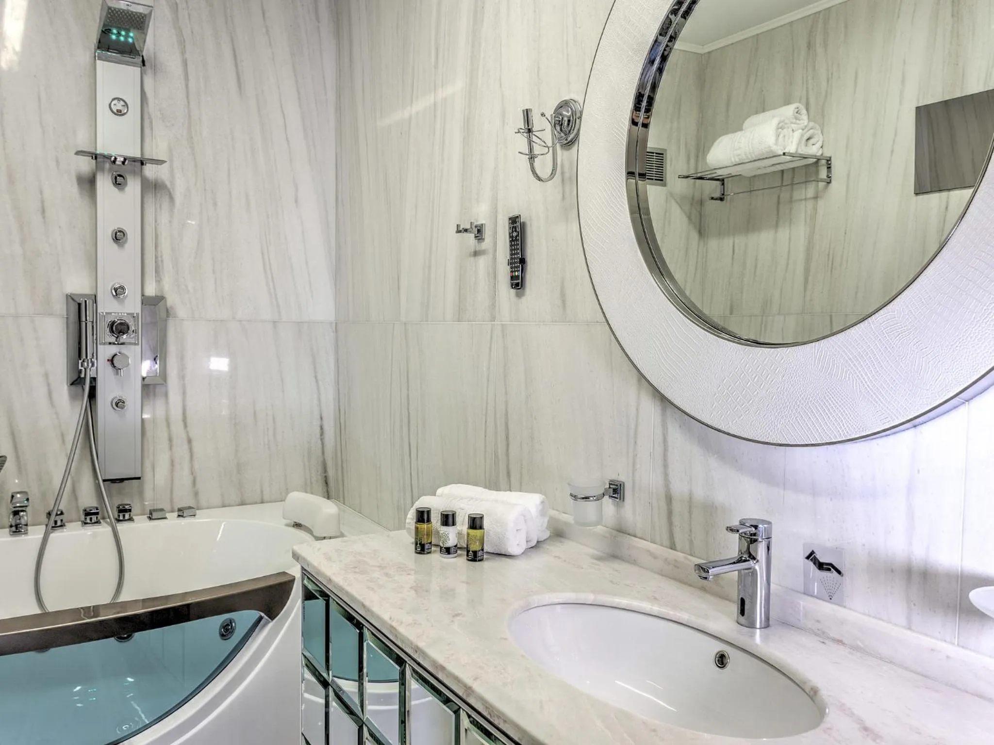 Bathroom in Fiscardonna Luxury Suites