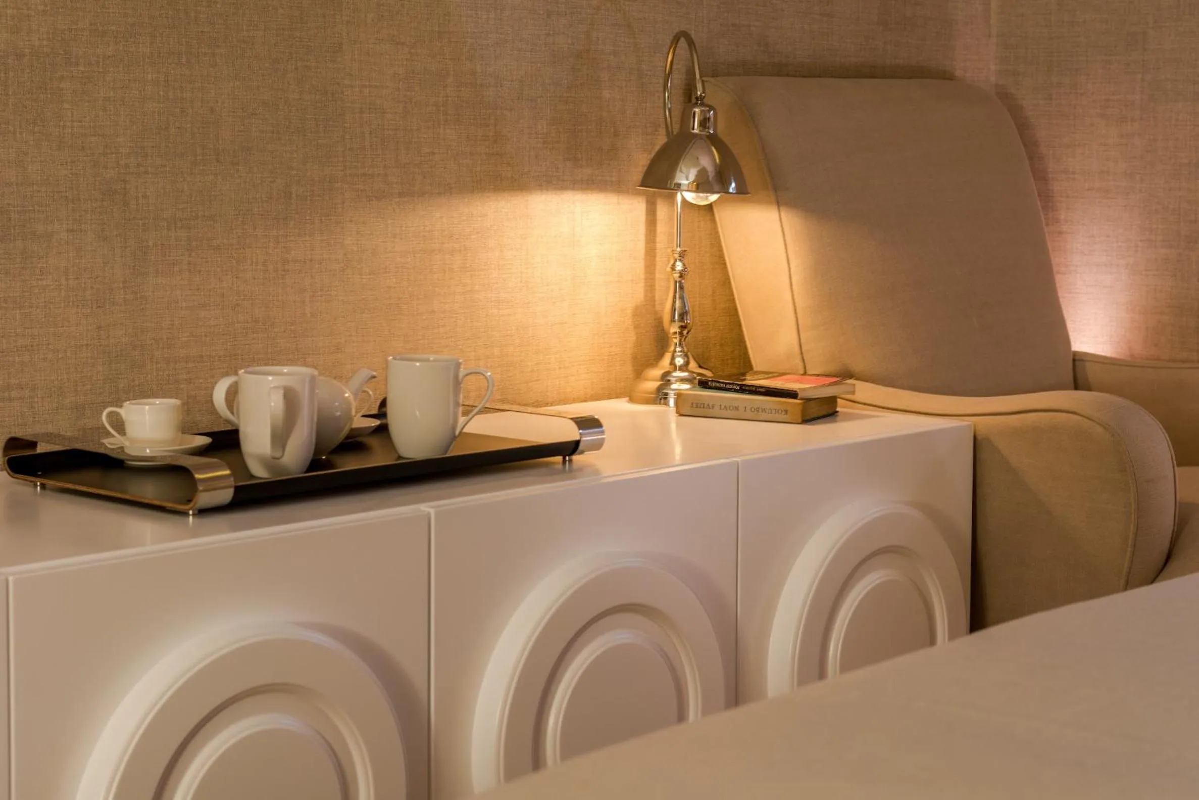 Coffee/tea facilities in Procurator 7 Luxury Rooms