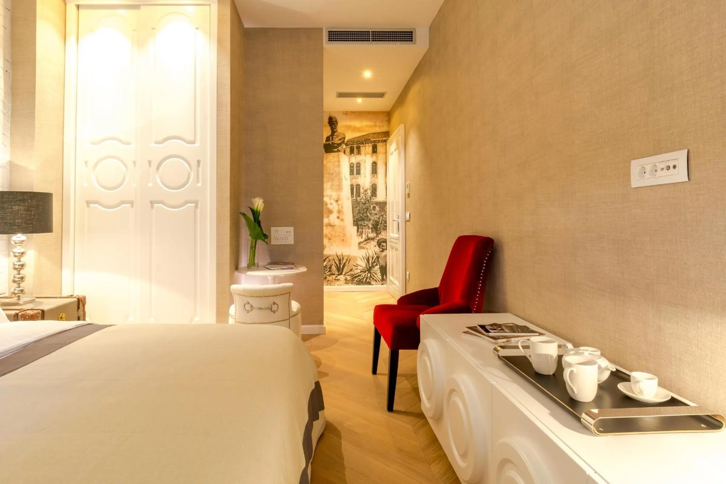 Photo of the whole room, Bed in Procurator 7 Luxury Rooms